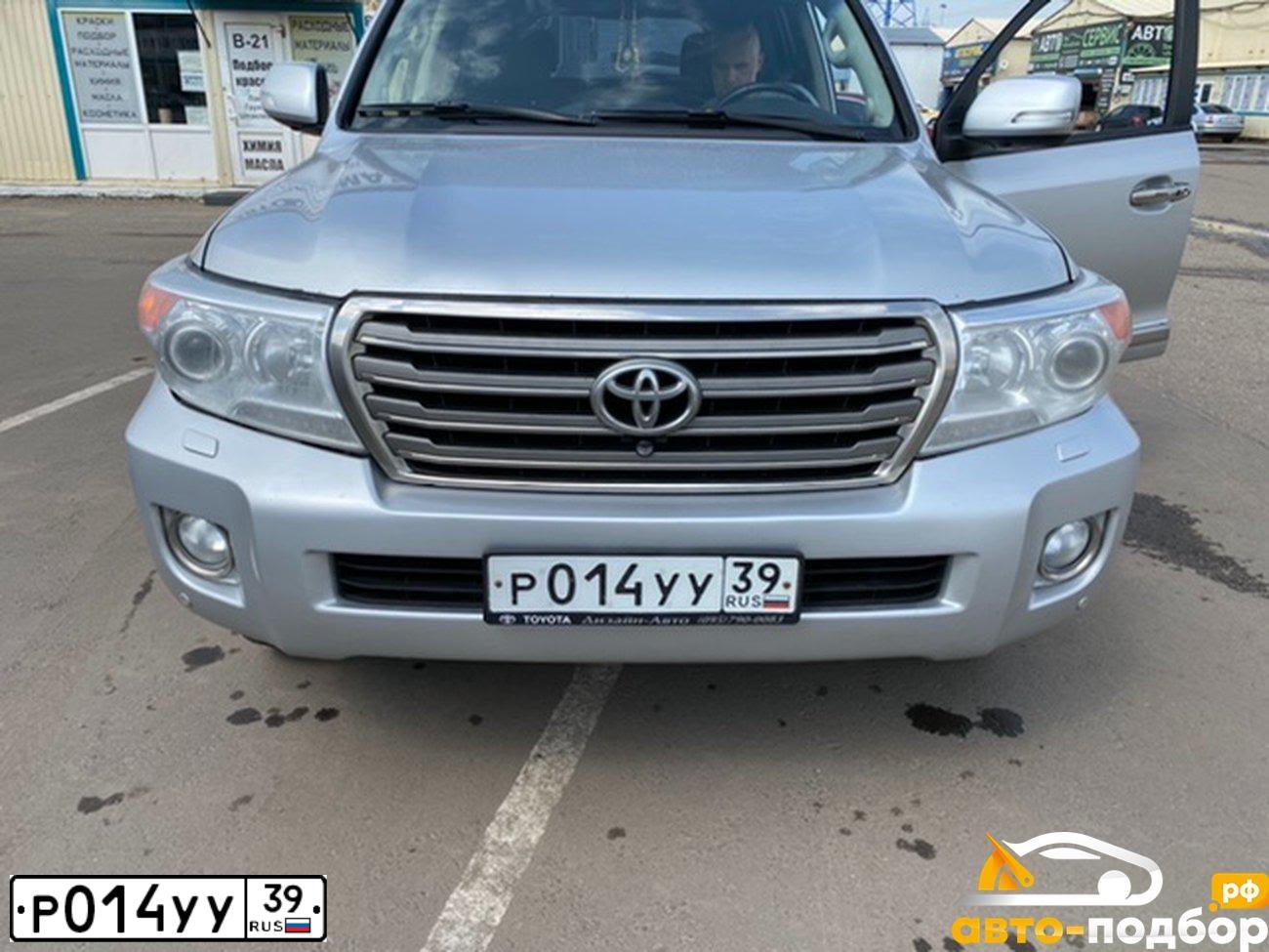 Фото автомобиля TOYOTA LANDCRUISER 200, 2012 — госномер Р816МО48. Цвет: СЕРЕБРИСТЫЙ