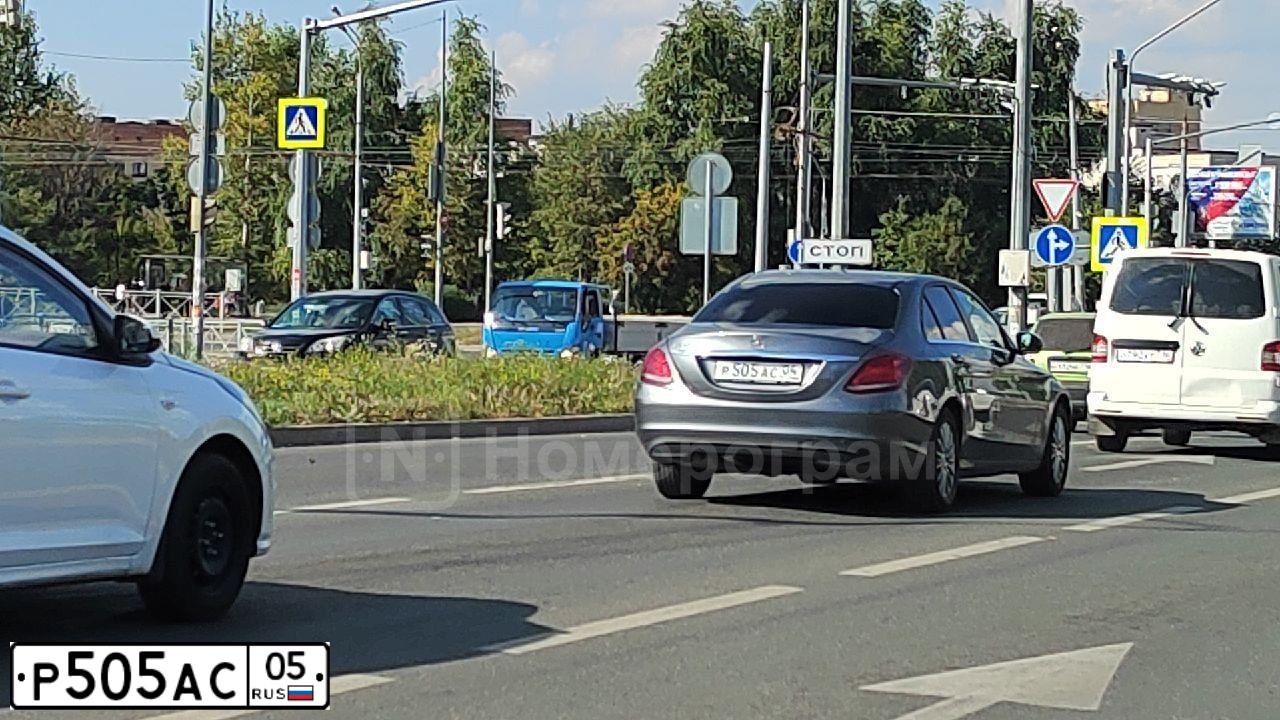 Фото автомобиля LADA 2170 PRIORA, 2009 — госномер Р505АС05. Цвет: Сине-Черный