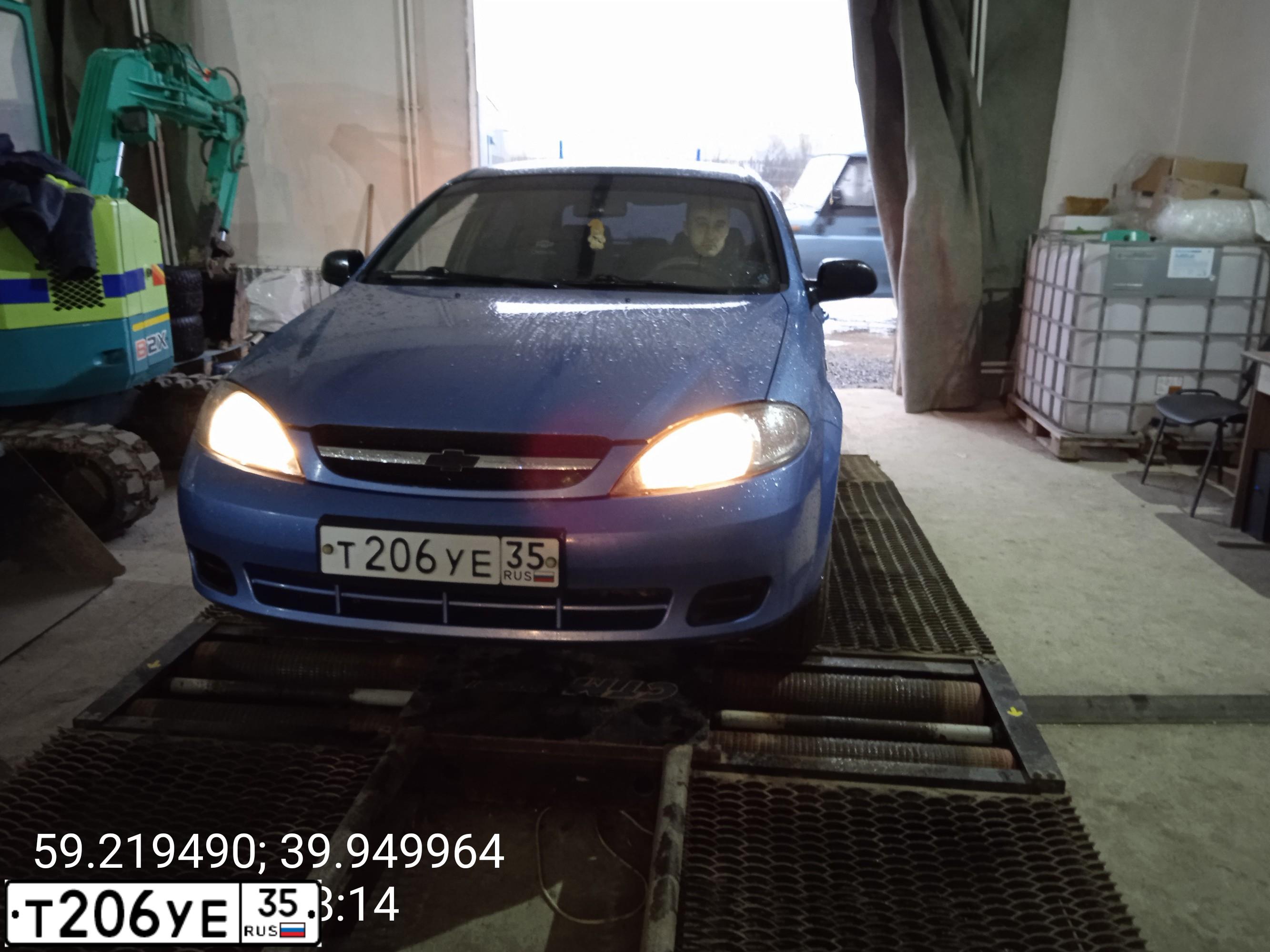 Фото автомобиля CHEVROLET LACETTI, 2008 — госномер Т206УЕ35. Цвет: синий
