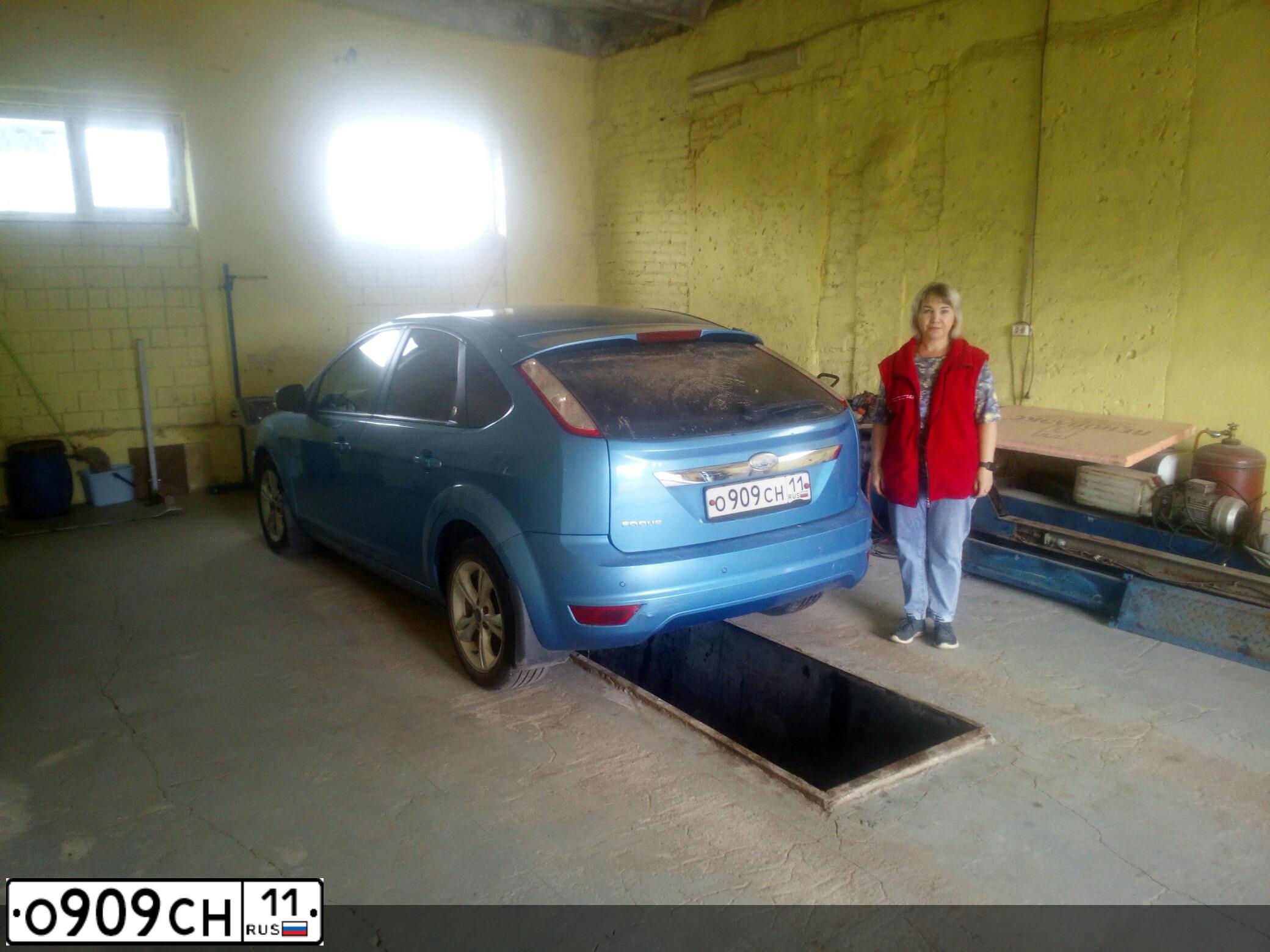 Фото автомобиля FORD FOCUS, 2008 — госномер М203ЕК35. Цвет: синий