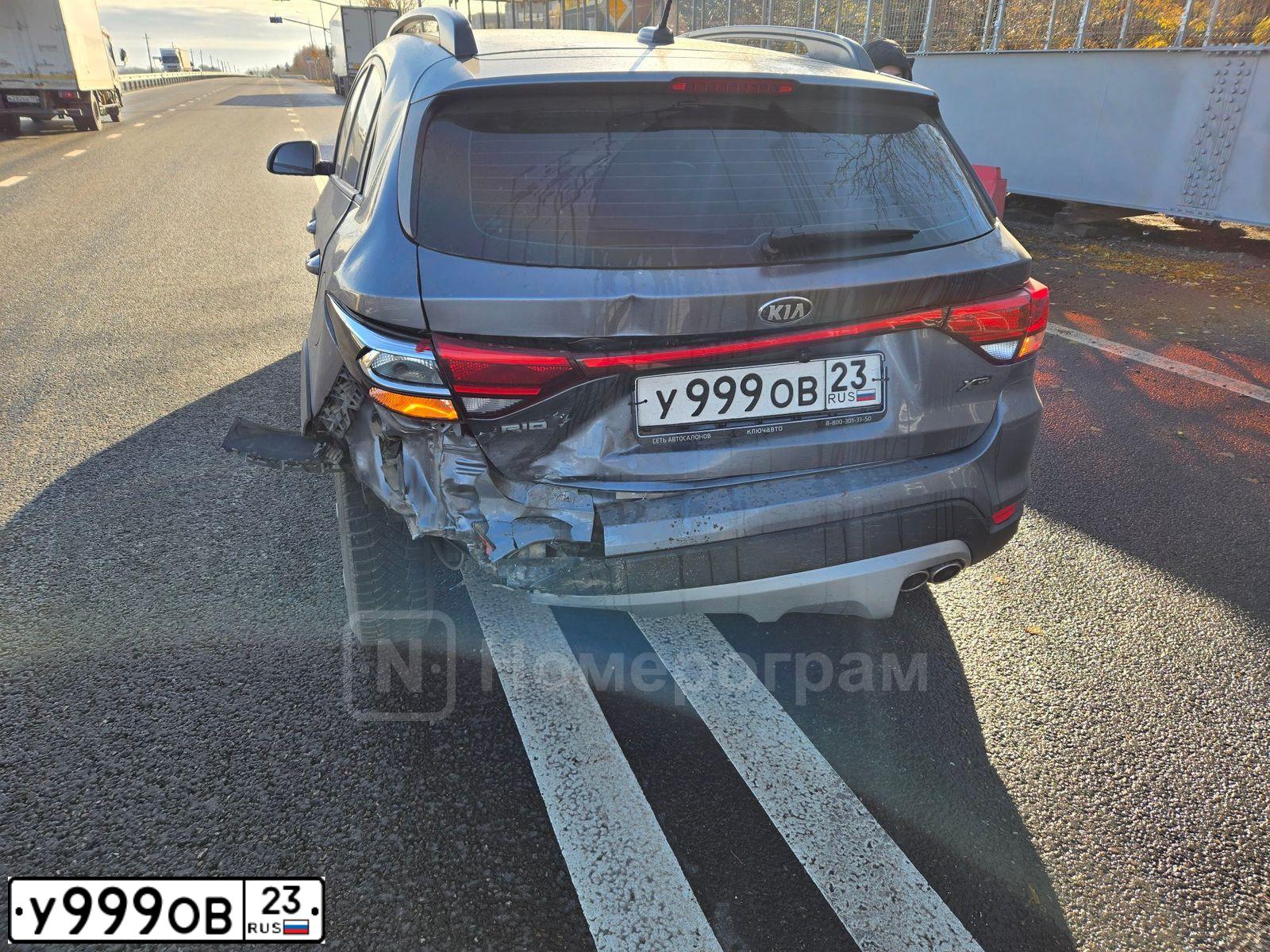 Фото автомобиля TOYOTA LANDCRUISER, 2008 — госномер У999ОВ23. Цвет: ЧЕРНЫЙ
