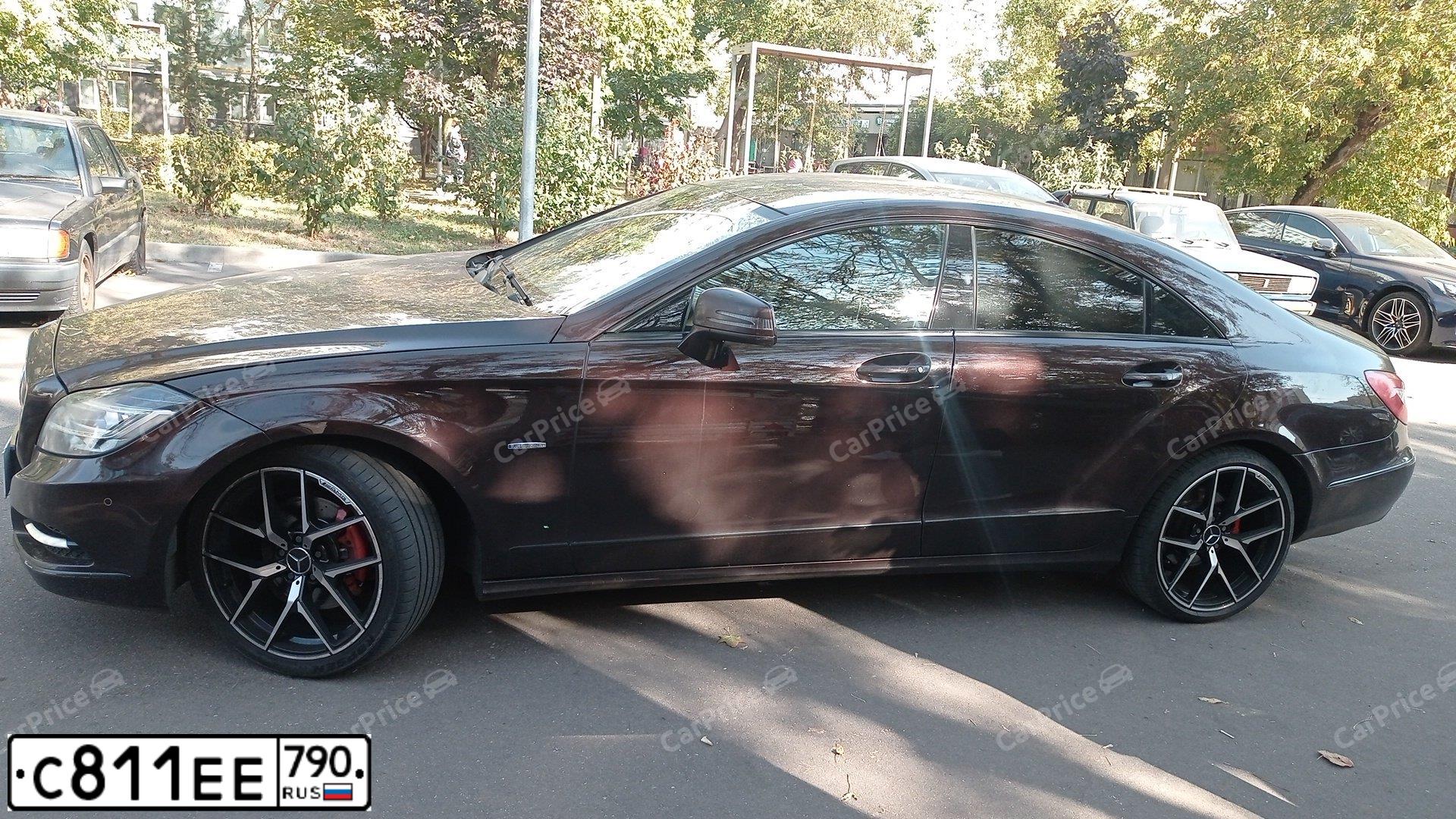 Фото автомобиля MERCEDES CLS-KLASSE, 2012 — госномер Е983МА977. Цвет: Коричневый