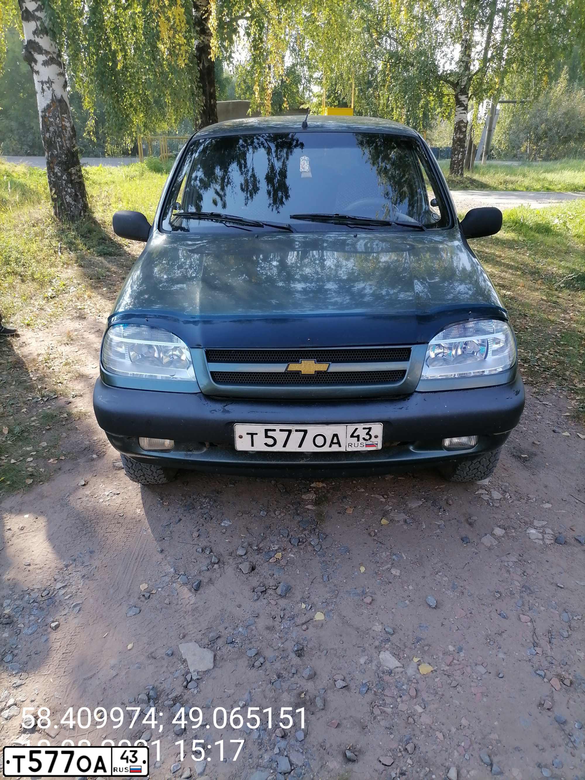 Фото автомобиля CHEVROLET NIVA, 2007 — госномер Н997КУ43. Цвет: темный серо-зеленый металлик