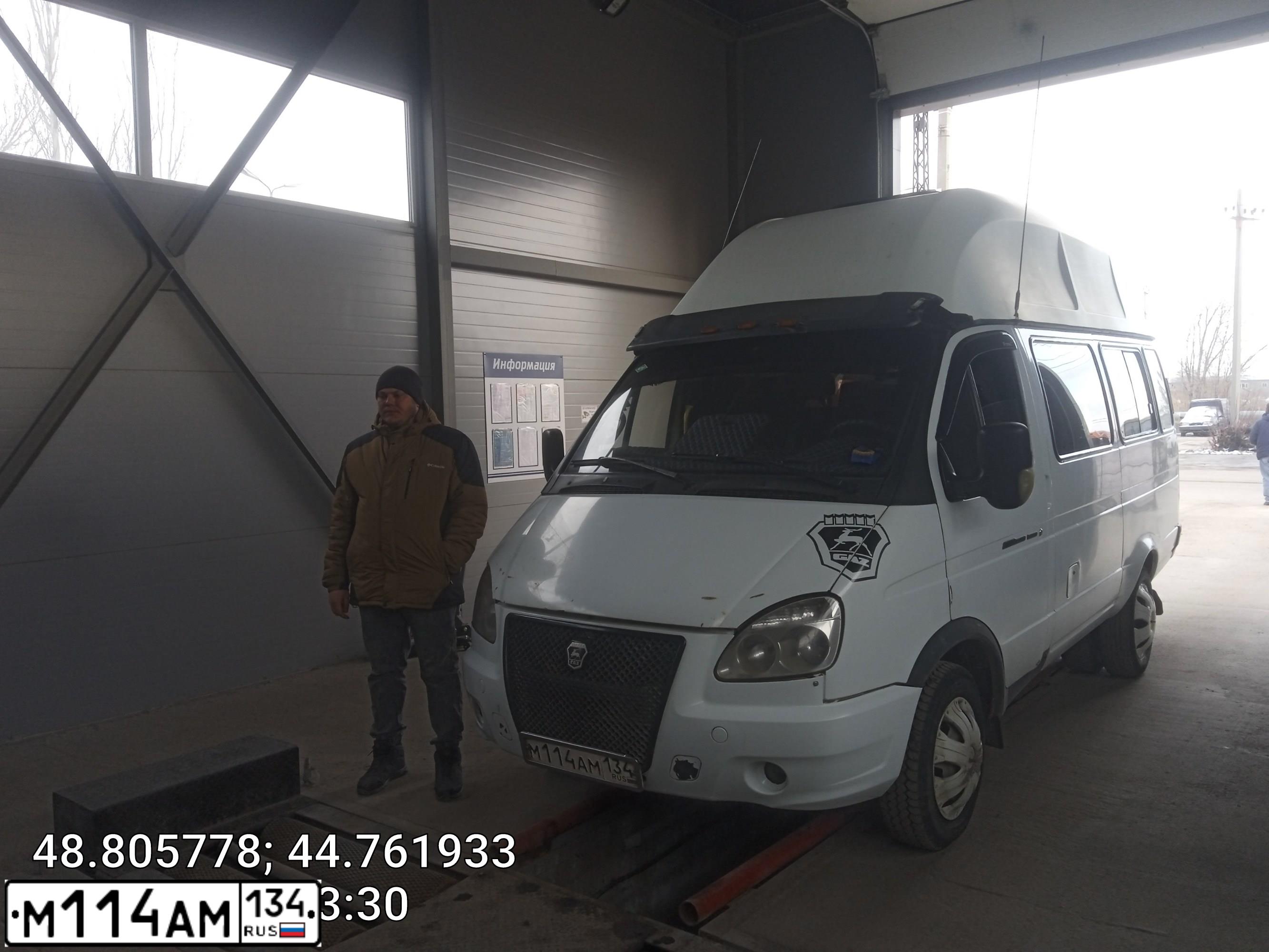 Фото автомобиля GAZ 3221 GAZEL, 2013 — госномер М114АМ134. Цвет: Белый