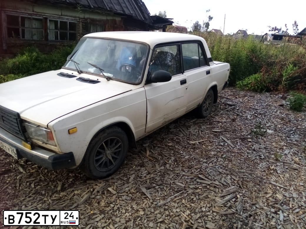 Фото автомобиля LADA 2107, 1990 — госномер В752ТУ24. Цвет: БЕЛЫЙ