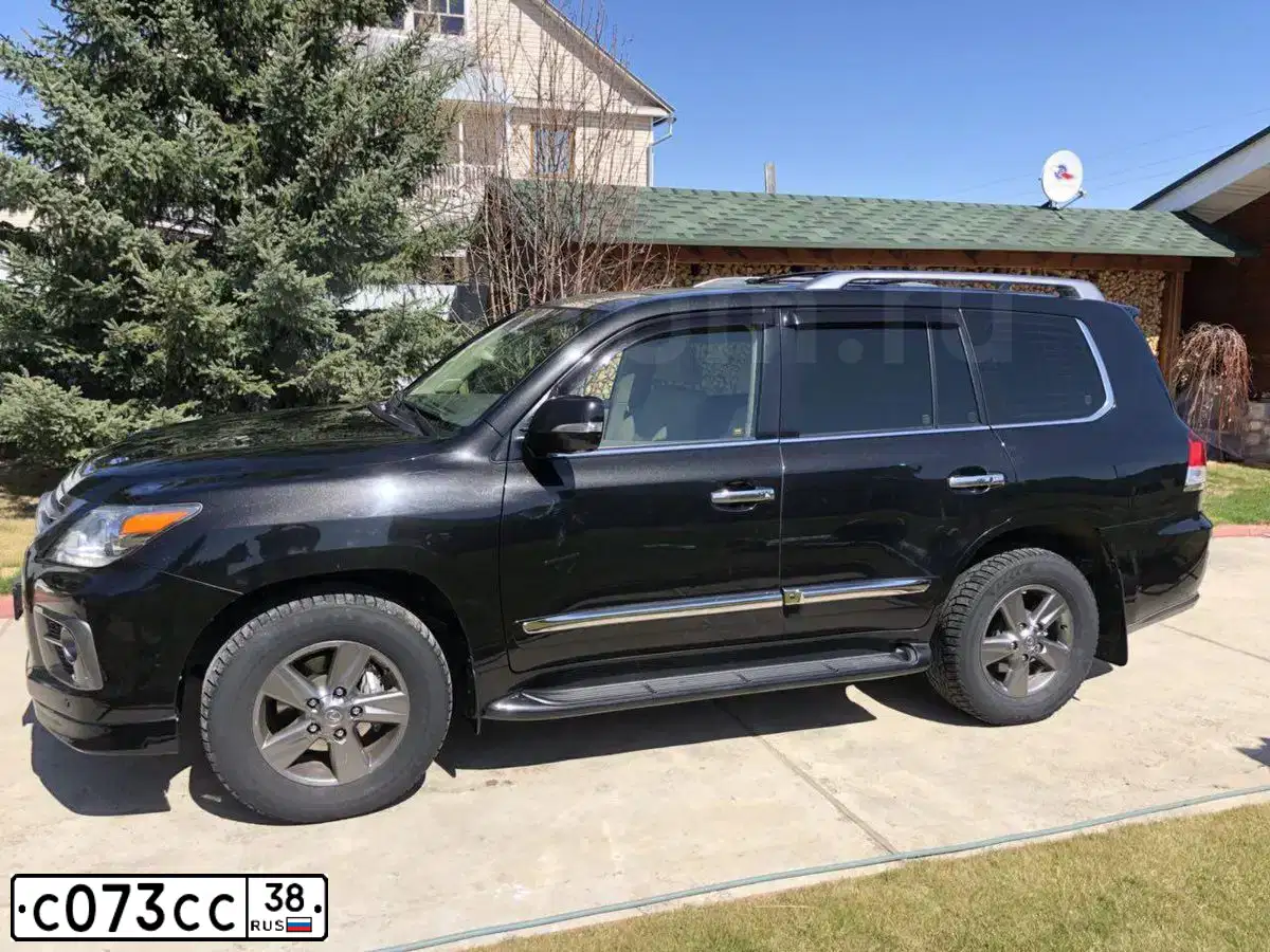Фото автомобиля LEXUS LX, 2012 — госномер С767СХ124. Цвет: ЧЕРНЫЙ