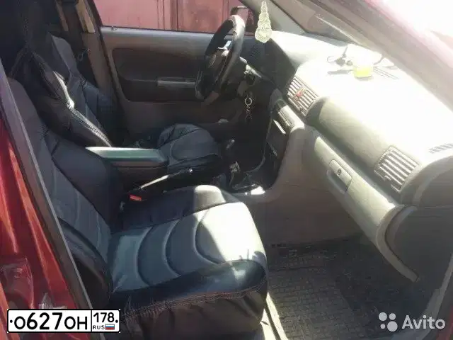 Фото автомобиля SKODA OCTAVIA, 1999 — госномер Х328УС98. Цвет: ВИШНЕВЫЙ