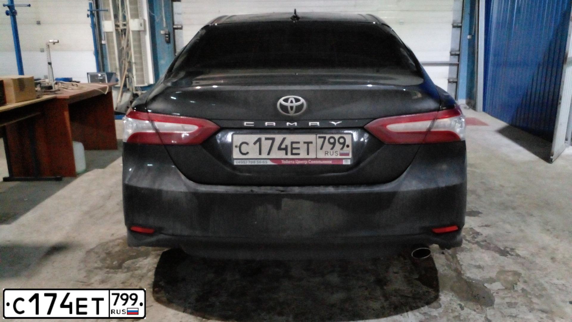 Фото автомобиля TOYOTA CAMRY, 2018 — госномер С174ЕТ799. Цвет: ЧЕРНЫЙ МЕТАЛЛИК