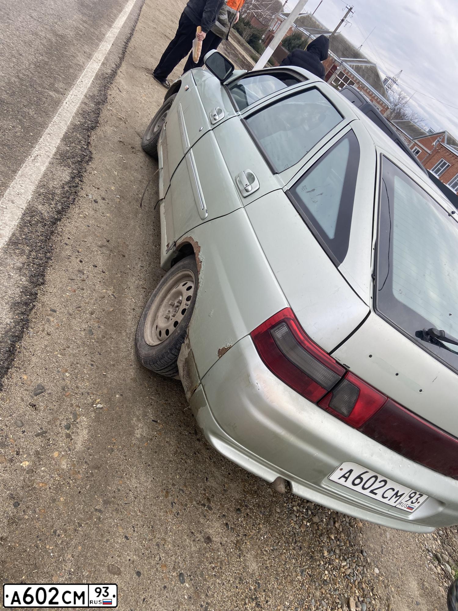 Фото автомобиля LADA 2112, 2006 — госномер Н835ОО193. Цвет: БЕЛО-ЗЕЛЕНЫЙ