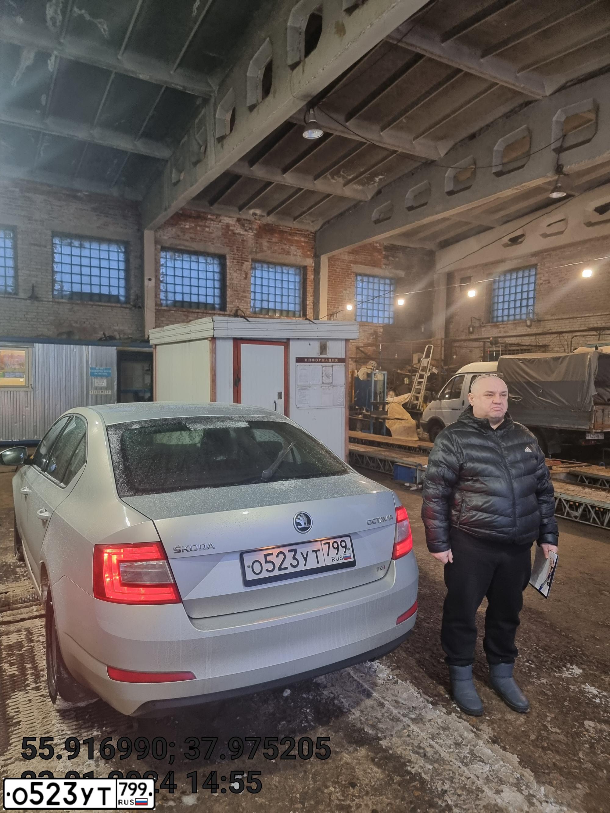Фото автомобиля SKODA OCTAVIA, 2013 — госномер У241СУ18. Цвет: СЕРЕБРИСТО-ЖЕЛТЫЙ