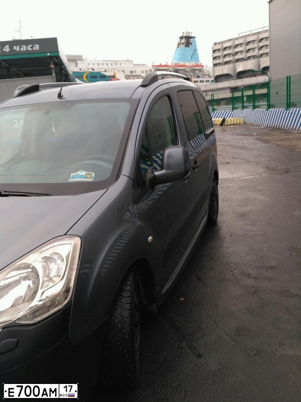 Фото автомобиля LADA 2170 PRIORA, 2008 — госномер Е700АМ17. Цвет: СВЕТЛО-СЕРЕБРИСТЫЙ МЕТАЛЛ