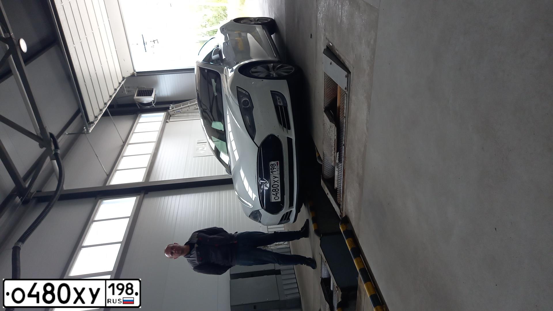 Фото автомобиля TESLA MODEL S, 2016 — госномер К306УО33. Цвет: Белый