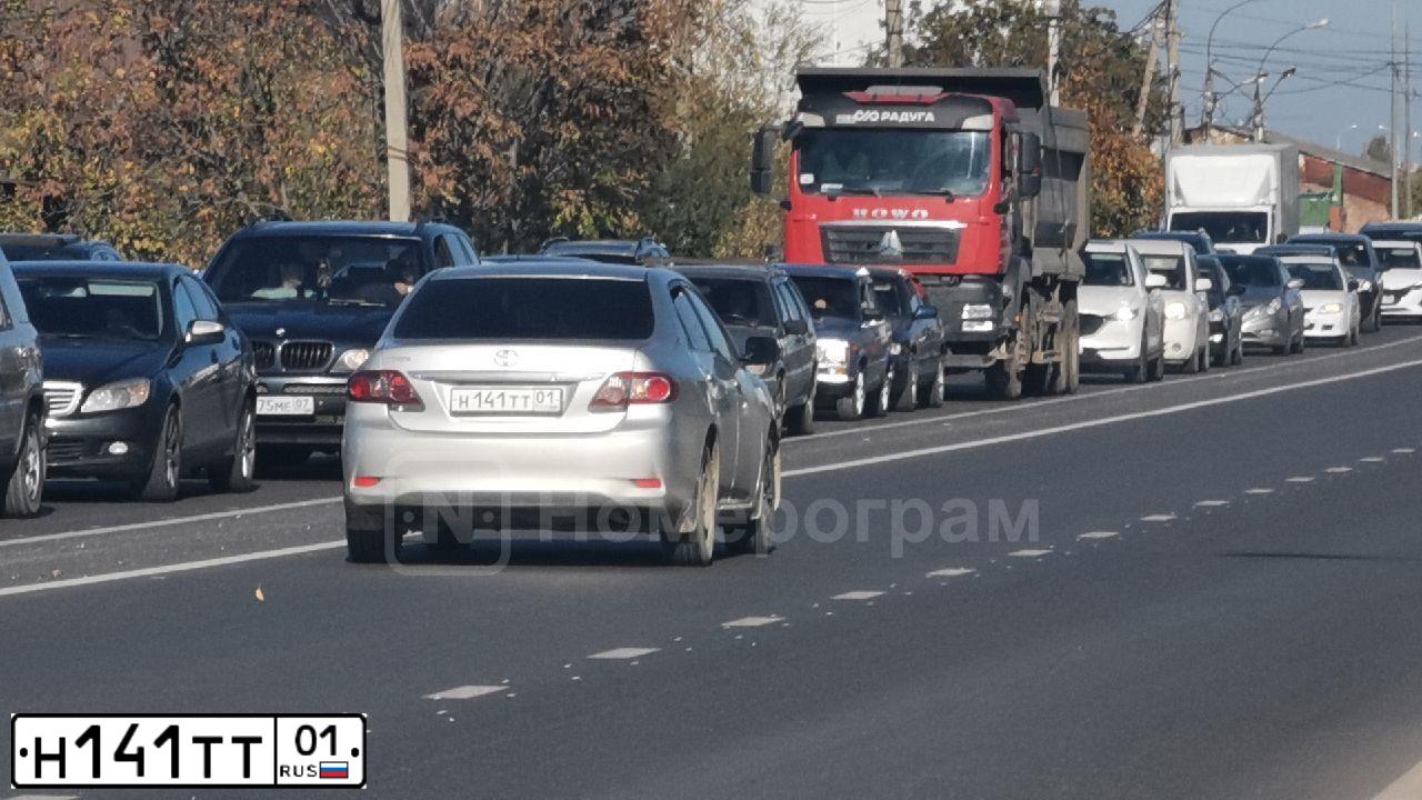Фото автомобиля TOYOTA COROLLA, 2011 — госномер Н141ТТ01. Цвет: СЕРЕБРИСТЫЙ