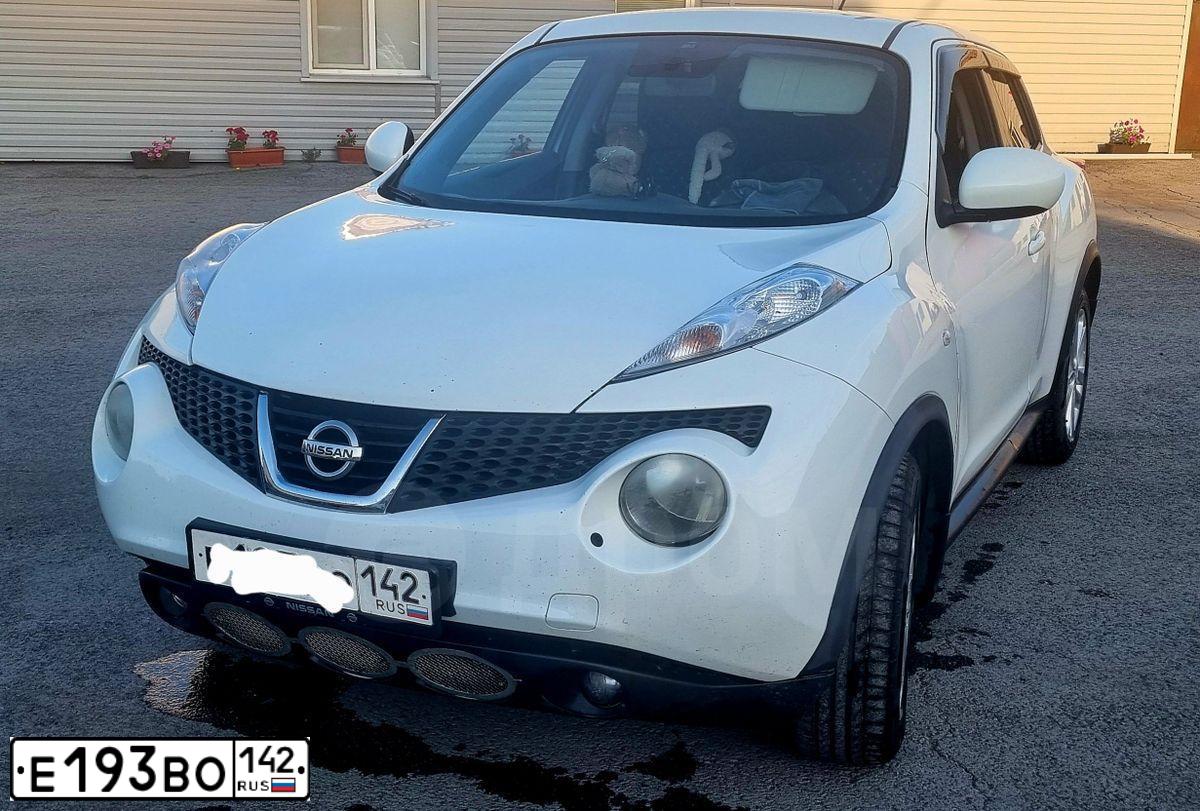 Фото автомобиля NISSAN JUKE, 2012 — госномер Е193ВО142. Цвет: Белый
