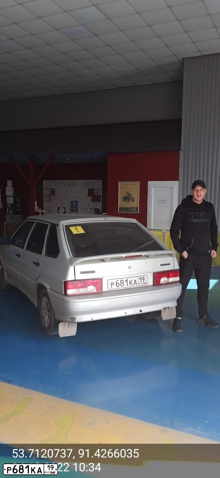 Фото автомобиля LADA 2114 SAMARA, 2006 — госномер Р681КА19. Цвет: МОЛОЧНО -БЕЛЫЙ СЕРЕБ