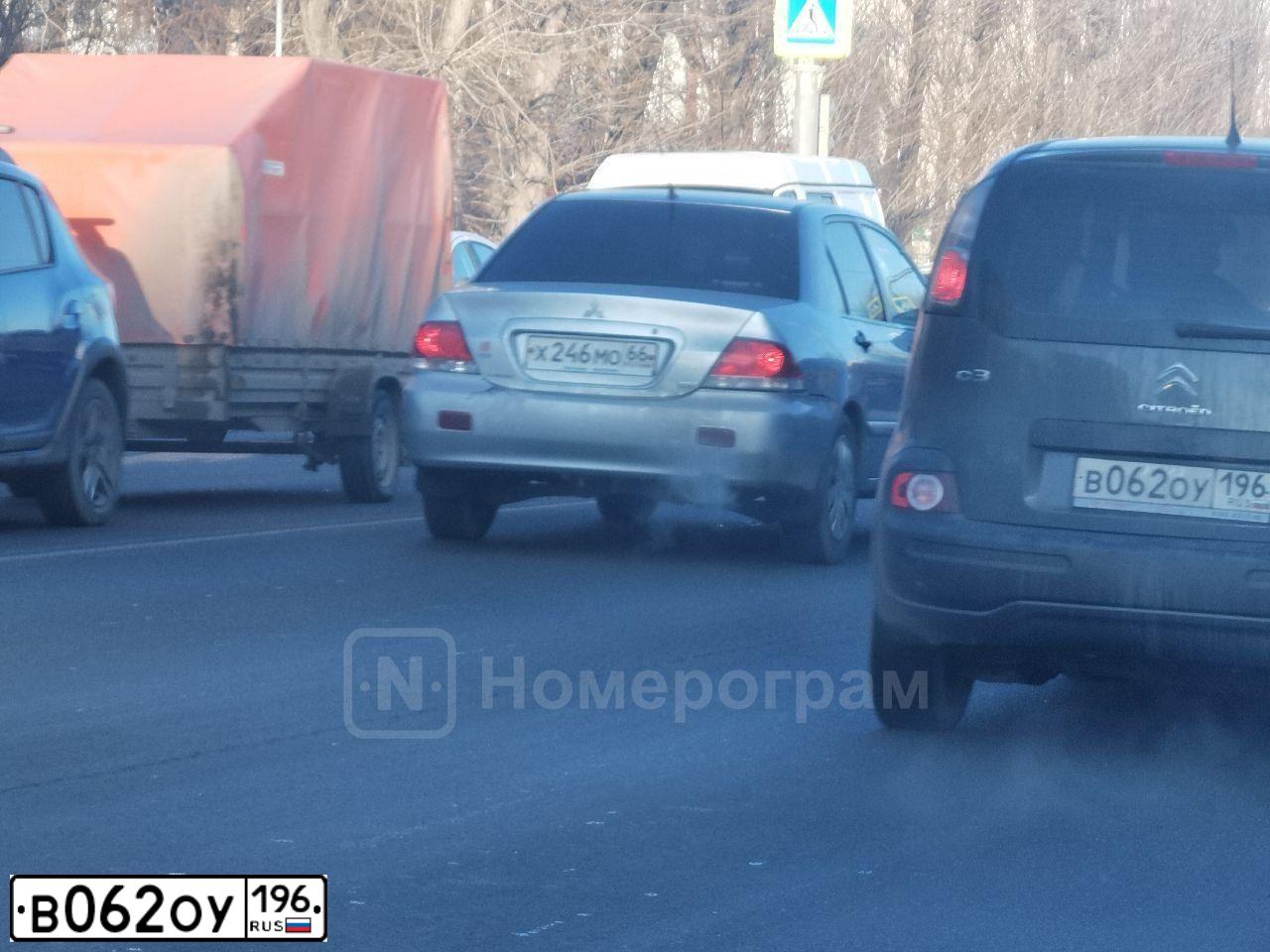 Фото автомобиля CITROEN C3 PICASSO, 2013 — госномер В062ОУ196. Цвет: СЕРЫЙ