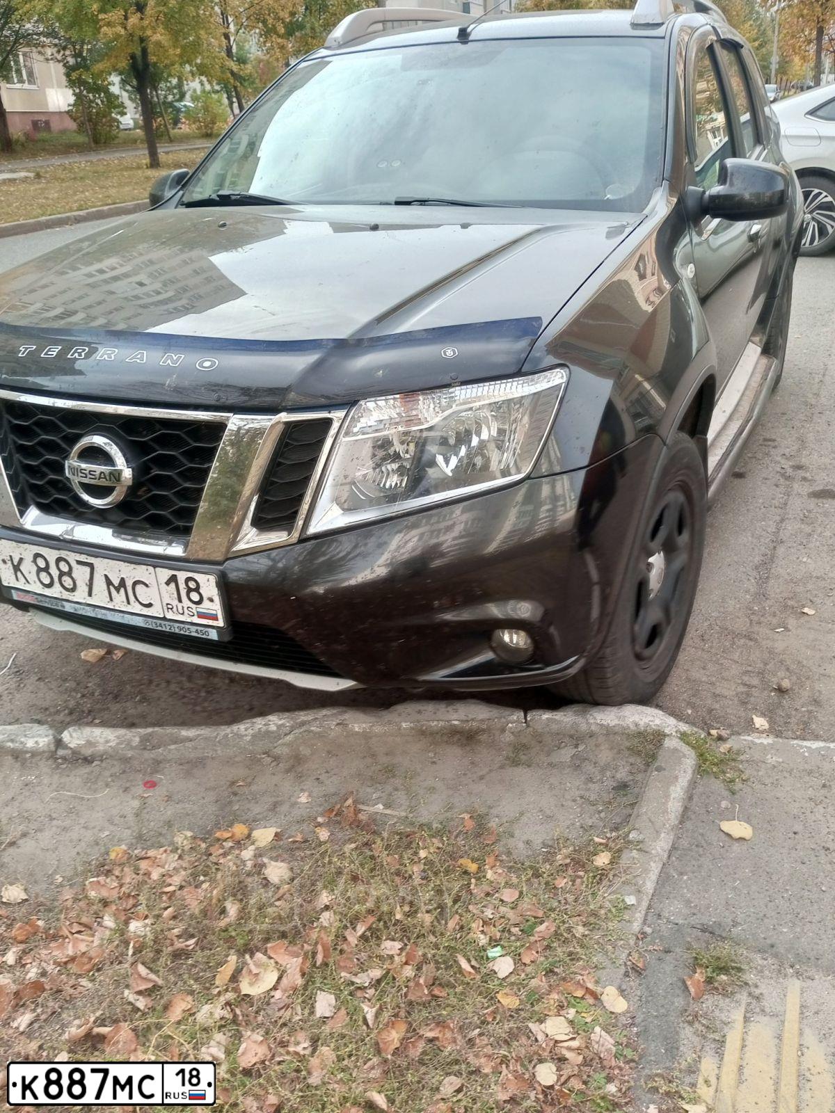 Фото автомобиля NISSAN TERRANO, 2018 — госномер К887МС18. Цвет: ЧЕРНЫЙ