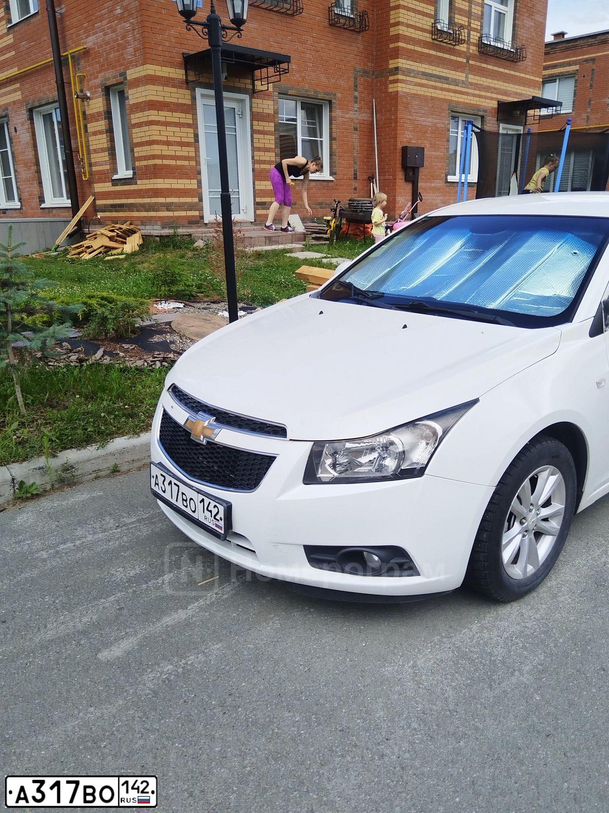 Фото автомобиля CHEVROLET CRUZE, 2012 — госномер А317ВО142. Цвет: Белый