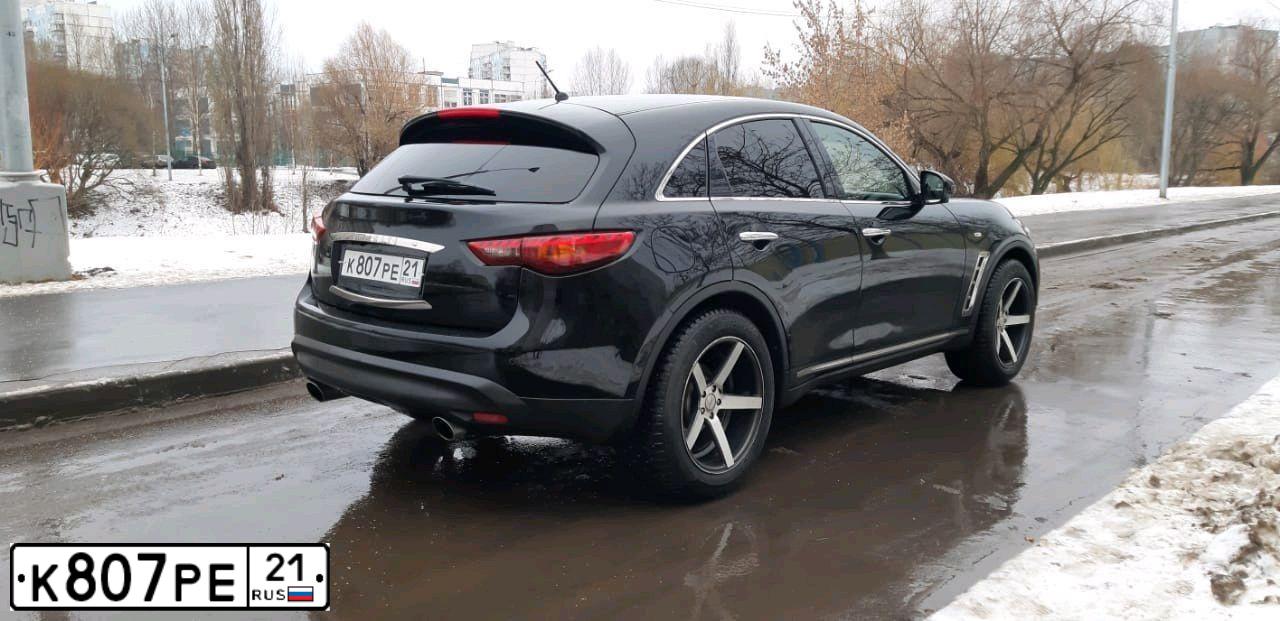 Фото автомобиля INFINITI QX70 /FX/, 2008 — госномер С777АА21. Цвет: ЧЕРНЫЙ