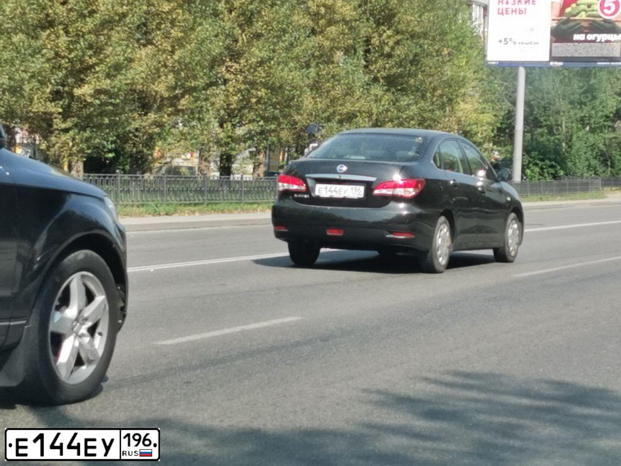 Фото автомобиля VOLKSWAGEN POLO, 2016 — госномер Е144ЕУ196. Цвет: ЧЕРНЫЙ
