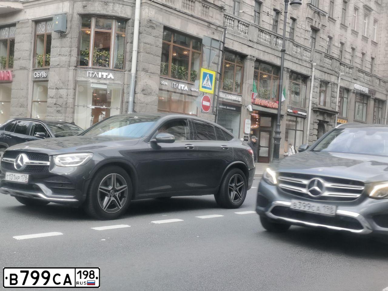 Фото автомобиля BMW X4, 2019 — госномер В799СА198. Цвет: ЧЕРНЫЙ