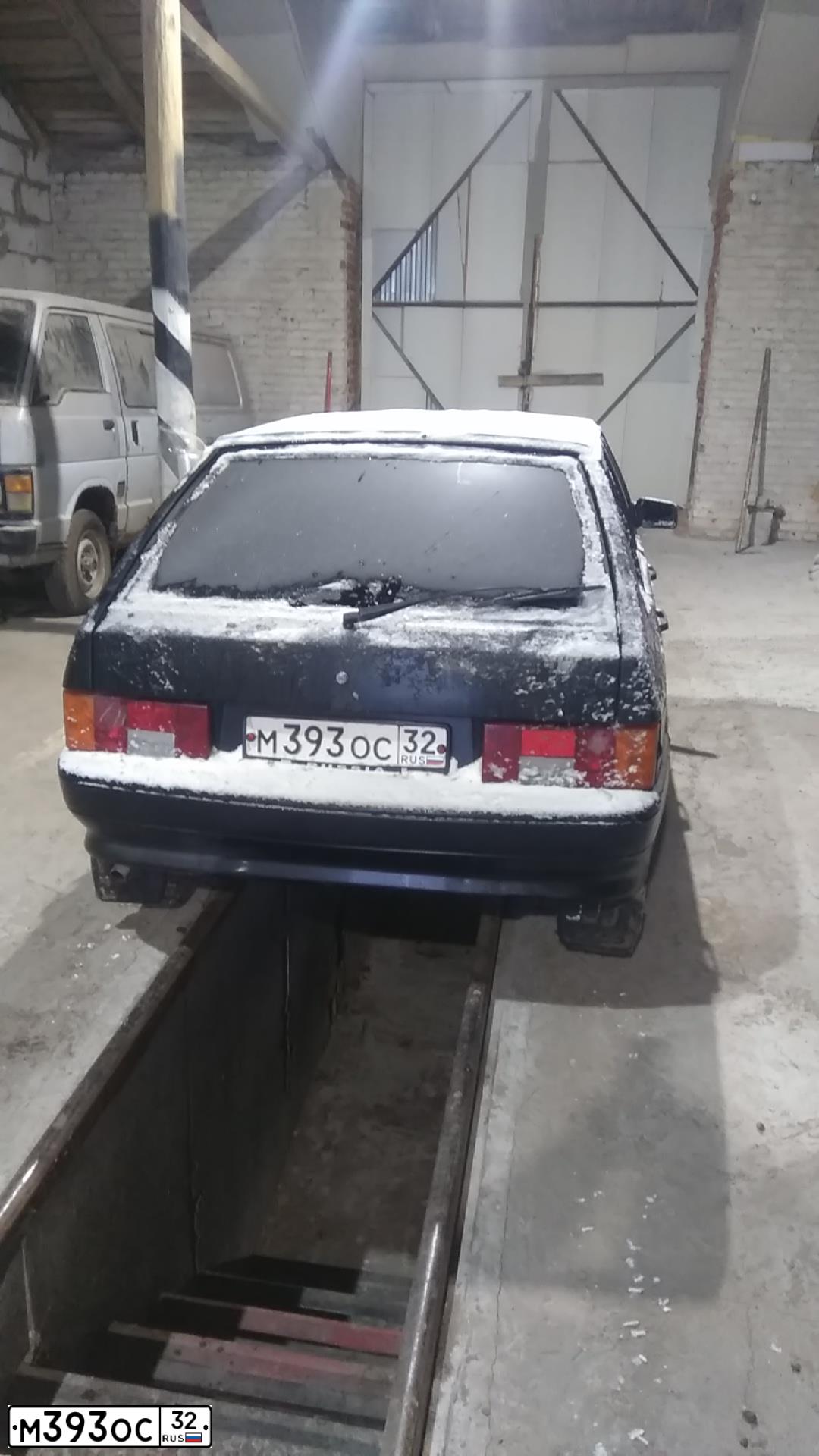 Фото автомобиля LADA 2114 SAMARA, 2013 — госномер Р093ВС40. Цвет: Сине-Черный