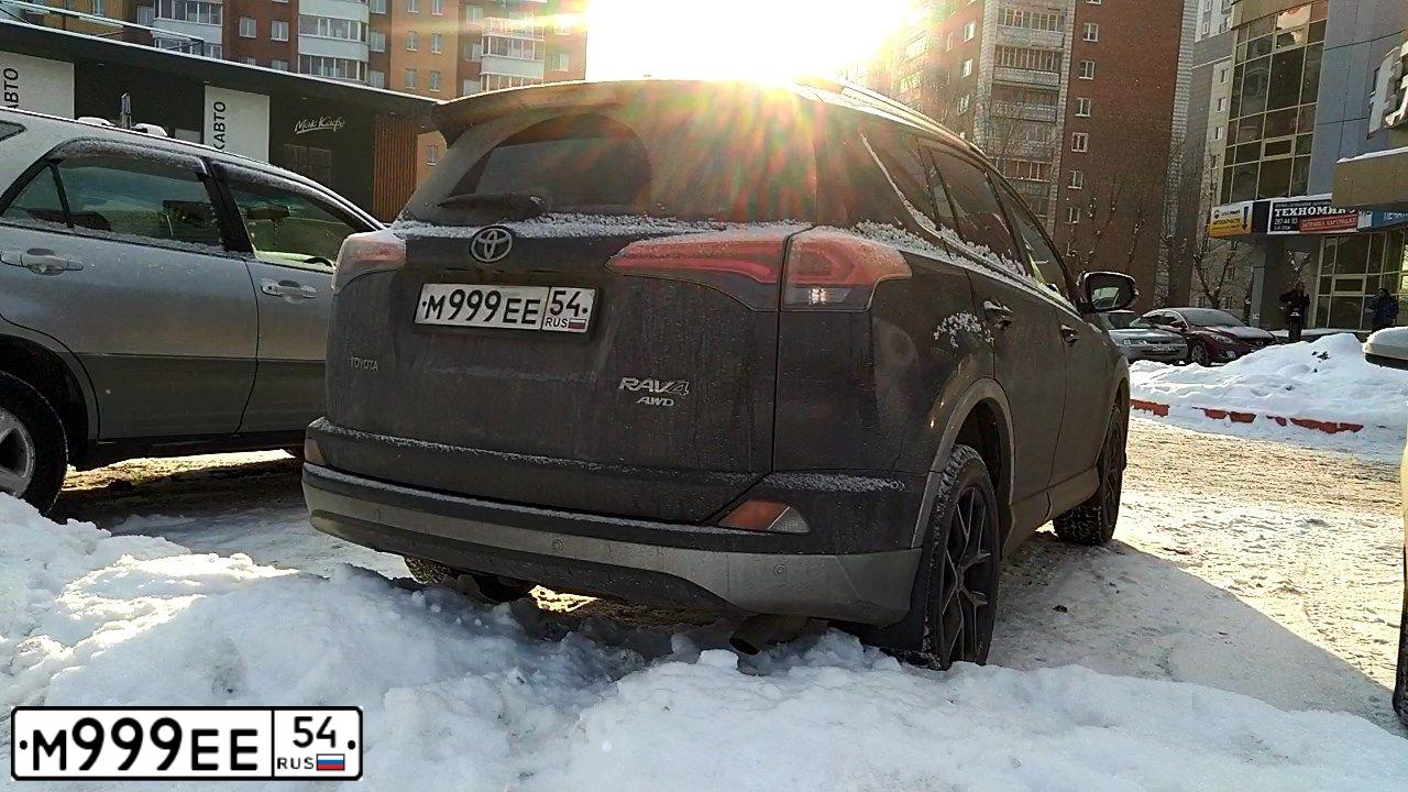 Фото автомобиля TOYOTA CAMRY, 2011 — госномер М999ЕЕ54. Цвет: ЧЕРНЫЙ