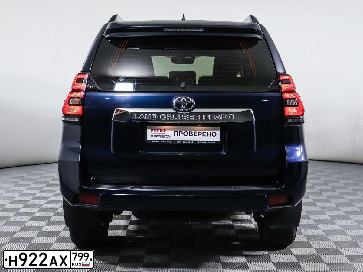 Фото автомобиля TOYOTA LANDCRUISER, 2017 — госномер О960СУ790. Цвет: ТЕМНО СИНИЙ