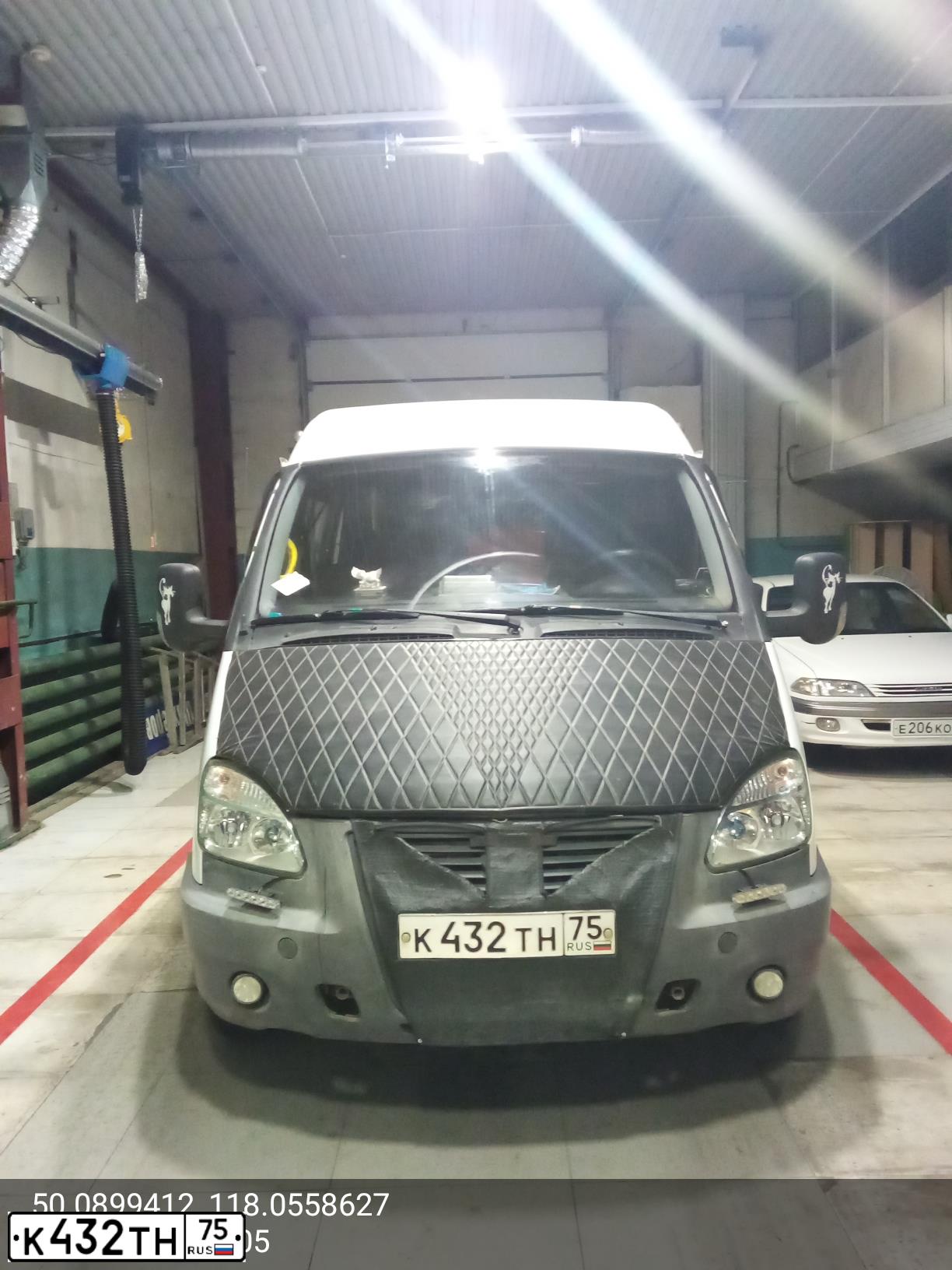 Фото автомобиля GAZ 3221 EL, 2011 — госномер К432ТН75. Цвет: Белый