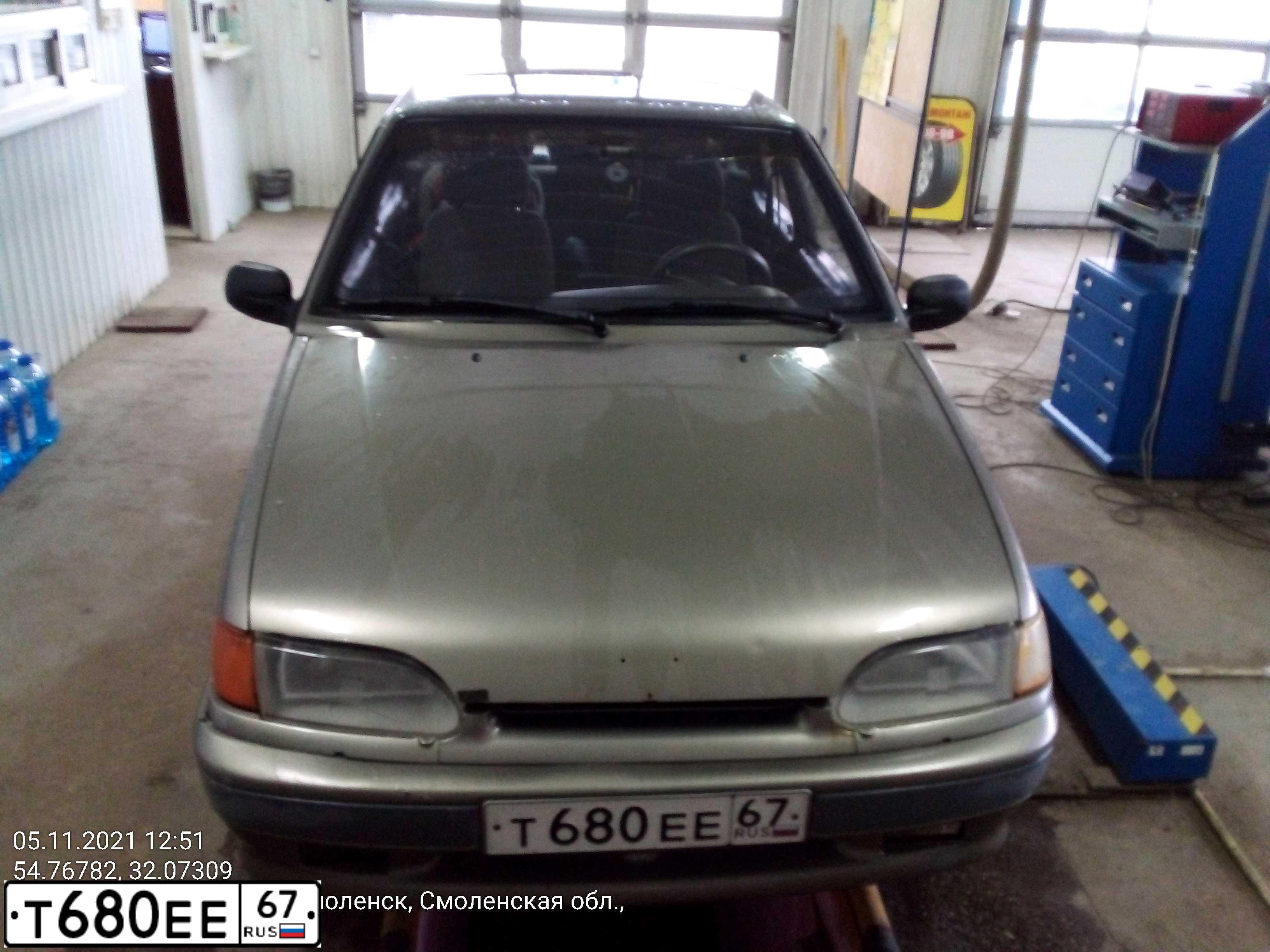 Фото автомобиля LADA 2115 SAMARA, 2001 — госномер О620ВО67. Цвет: СЕРО-ЗЕЛЕНЫЙ