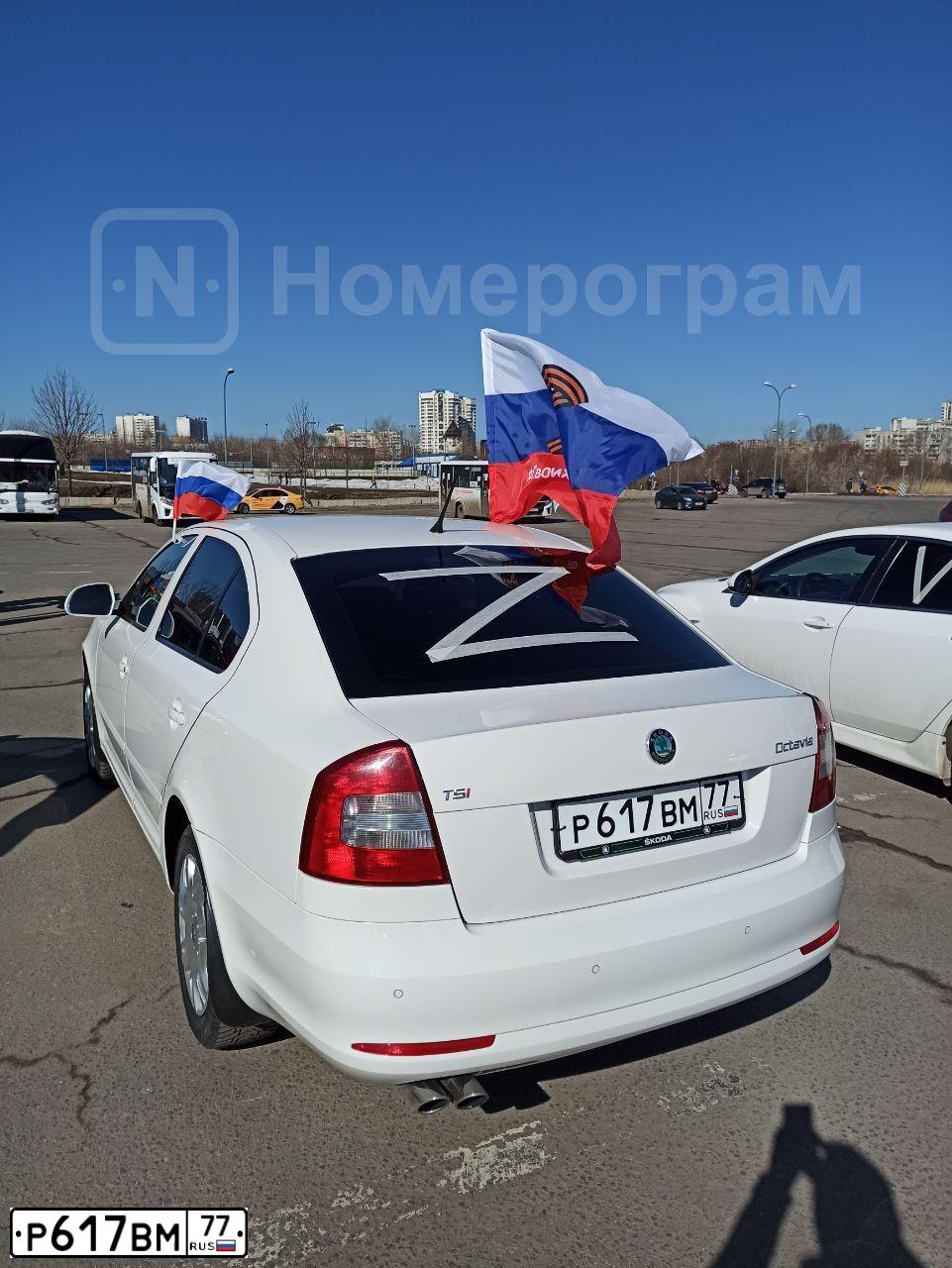 Фото автомобиля SKODA OCTAVIA, 2013 — госномер Р617ВМ77. Цвет: Белый