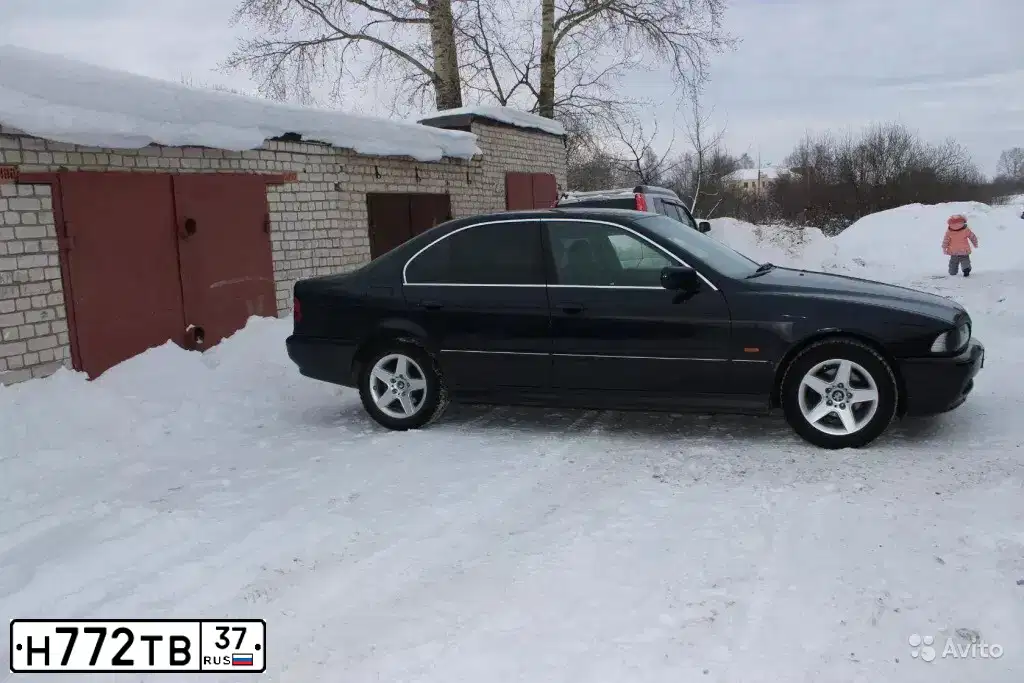 Фото автомобиля BMW SERIE 5, 2000 — госномер Х113ОО76. Цвет: ТЕМНО-СИНИЙ