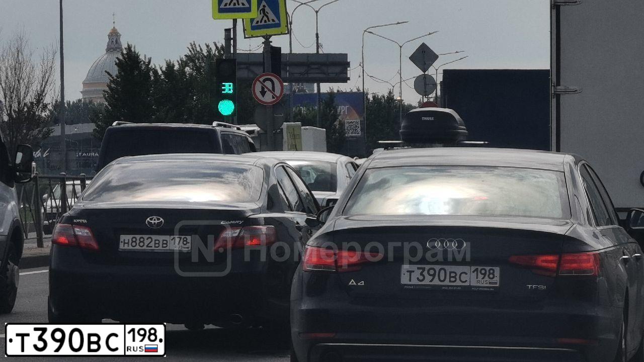 Фото автомобиля AUDI A4, 2015 — госномер Т390ВС198. Цвет: ЧЕРНЫЙ
