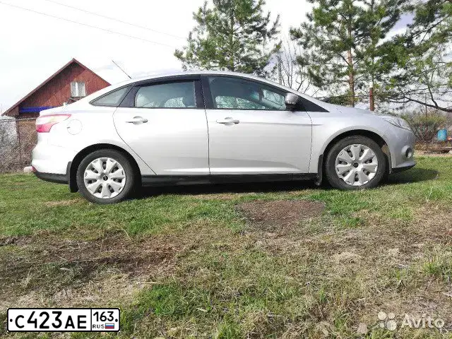 Фото автомобиля FORD FOCUS, 2012 — госномер С423АЕ163. Цвет: СЕРЕБРИСТЫЙ