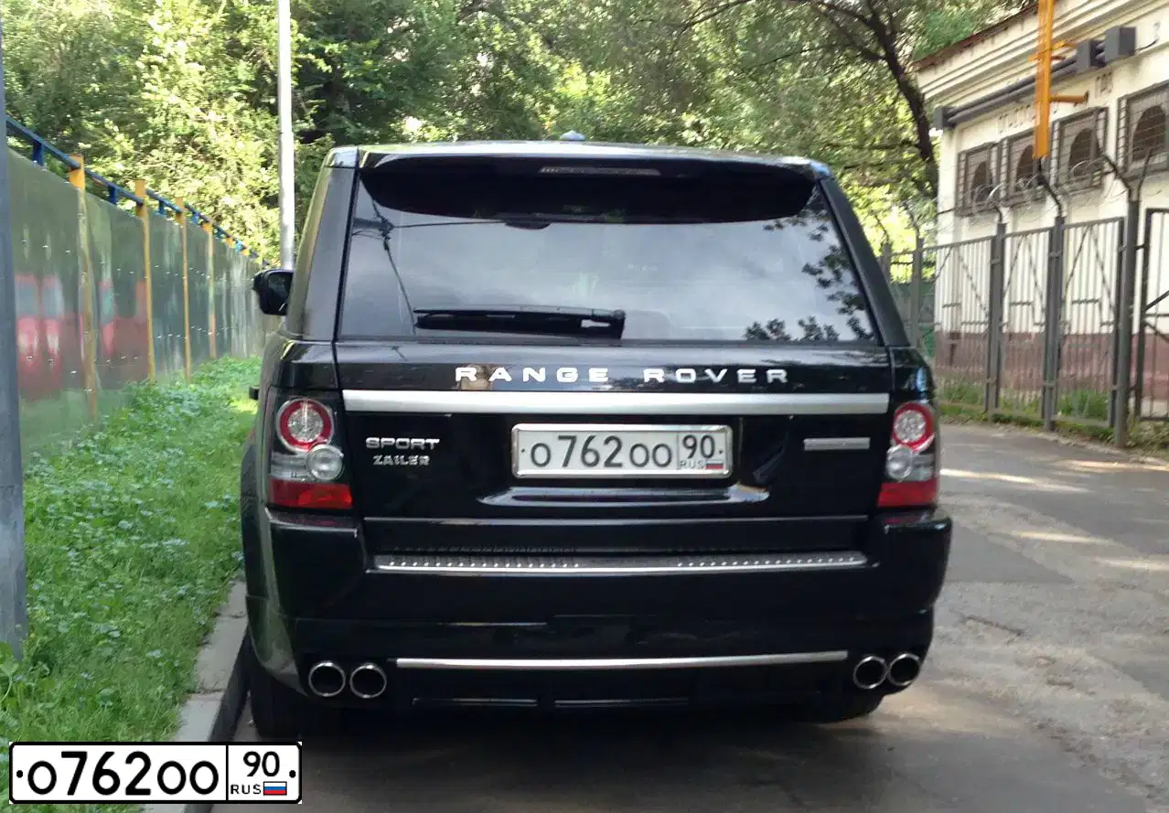 Фото автомобиля MERCEDES E-KLASSE, 1992 — госномер О762ОО90. Цвет: КРАСНЫЙ