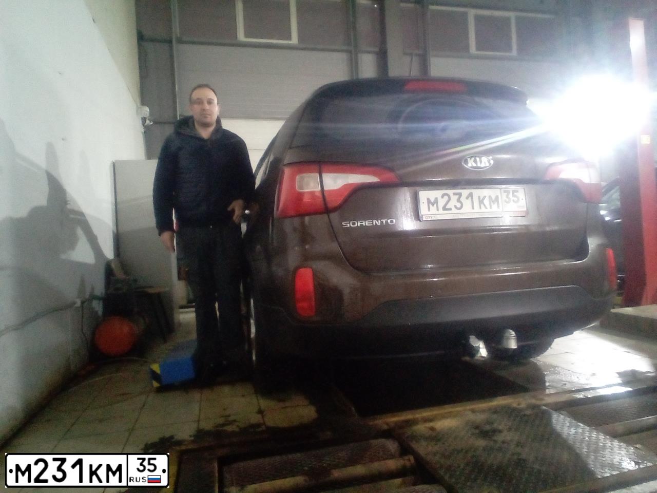 Фото автомобиля KIA SORENTO, 2014 — госномер С778ОР198. Цвет: Коричневый