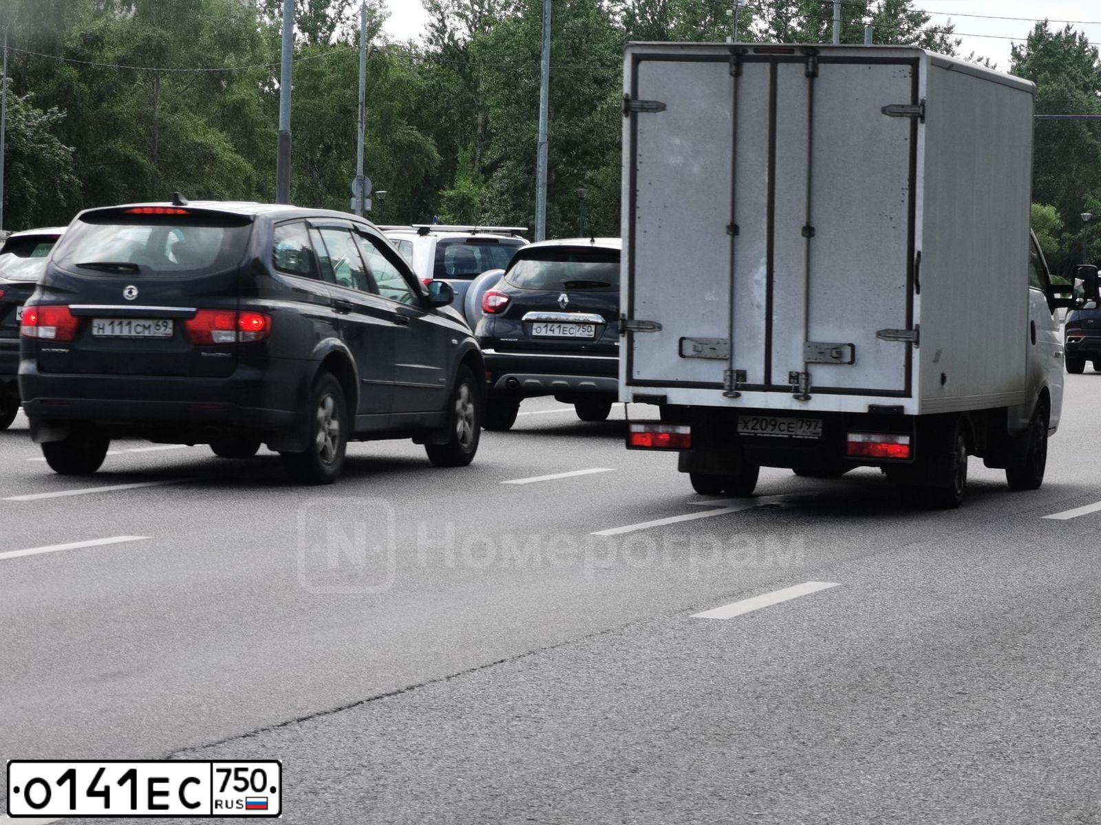 Фото автомобиля RENAULT DUSTER, 2014 — госномер Р907НВ799. Цвет: ЧЕРНЫЙ