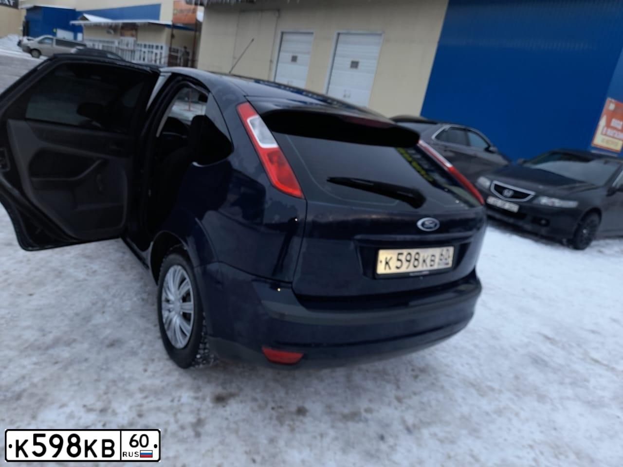 Фото автомобиля FORD FOCUS, 2005 — госномер Т080ВА180. Цвет: Темно-синий