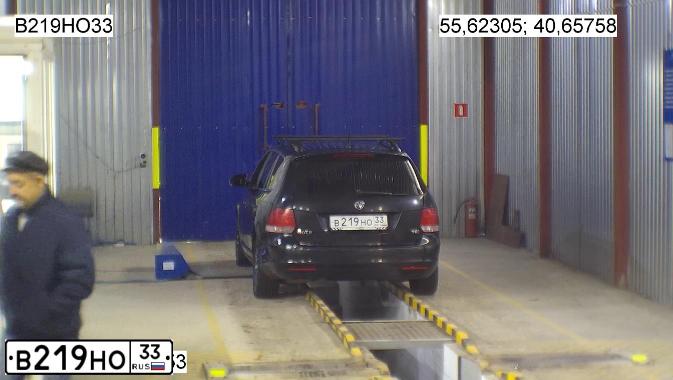 Фото автомобиля VOLKSWAGEN GOLF, 2008 — госномер В219НО33. Цвет: ЧЕРНЫЙ