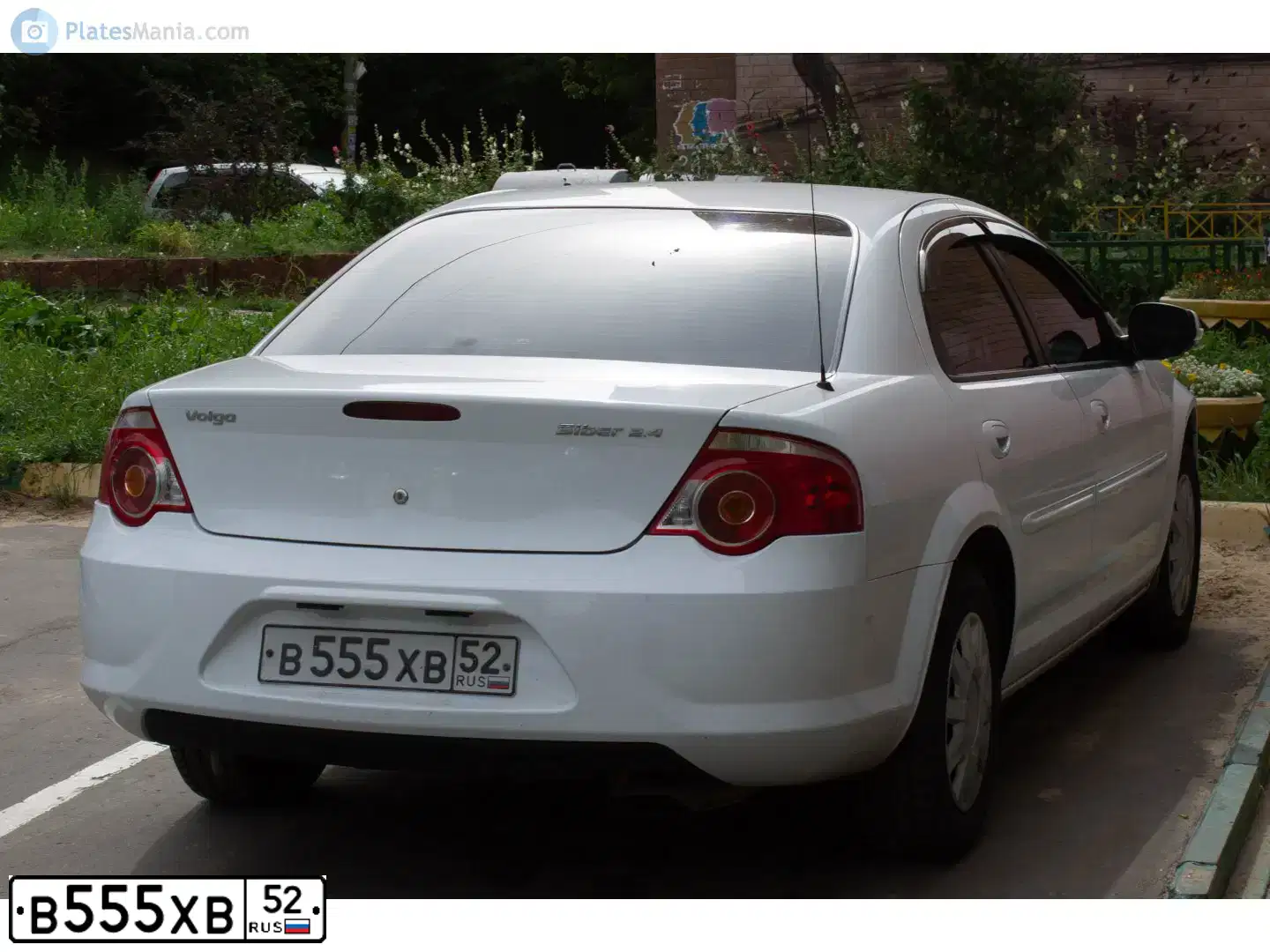 Фото автомобиля GAZ WOLGA SIBER, 2010 — госномер Х380РУ152. Цвет: Белый