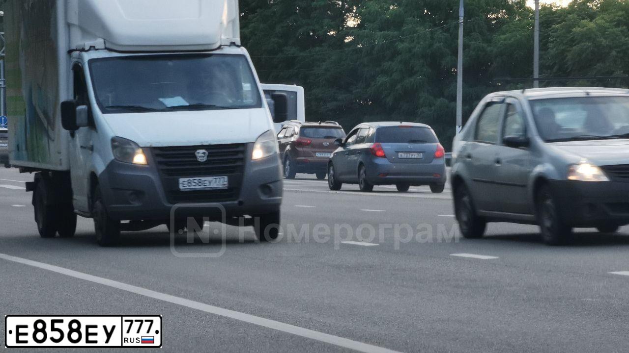 Фото автомобиля GAZ EL NEXT, 2013 — госномер Е858ЕУ777. Цвет: БЕЛЫЙ