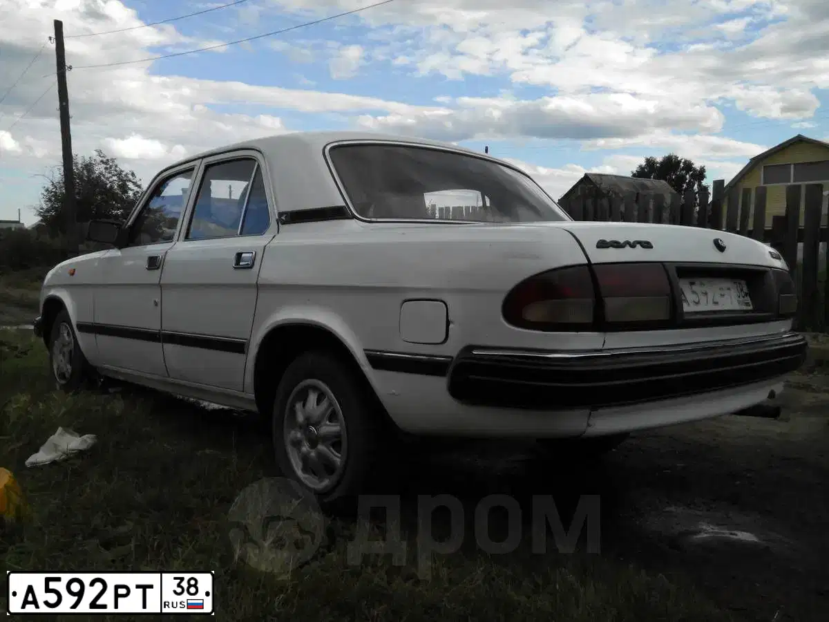 Фото автомобиля GAZ 3110 WOLGA, 1998 — госномер М298КМ138. Цвет: Белый