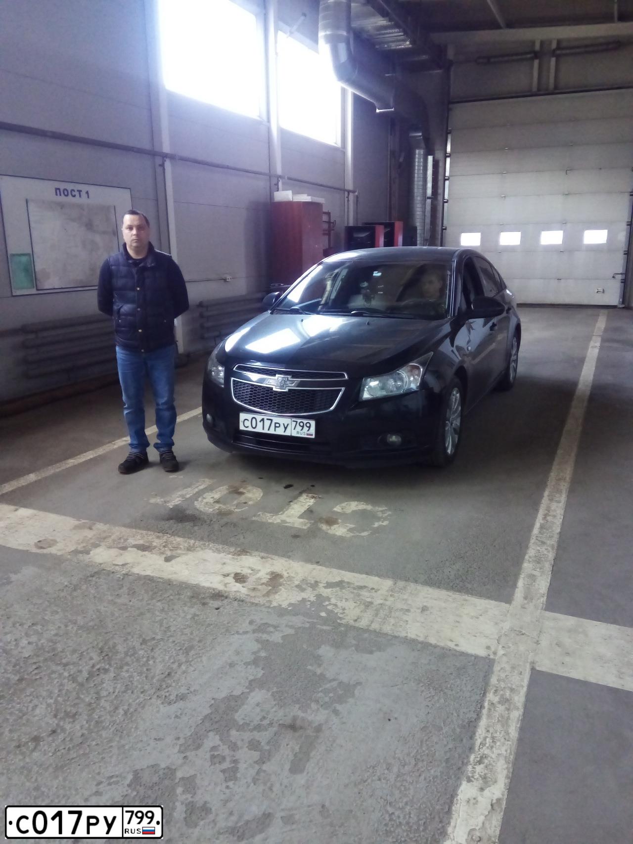 Фото автомобиля CHEVROLET CRUZE, 2012 — госномер Р648СУ198. Цвет: ЧЕРНЫЙ МЕТАЛЛИК