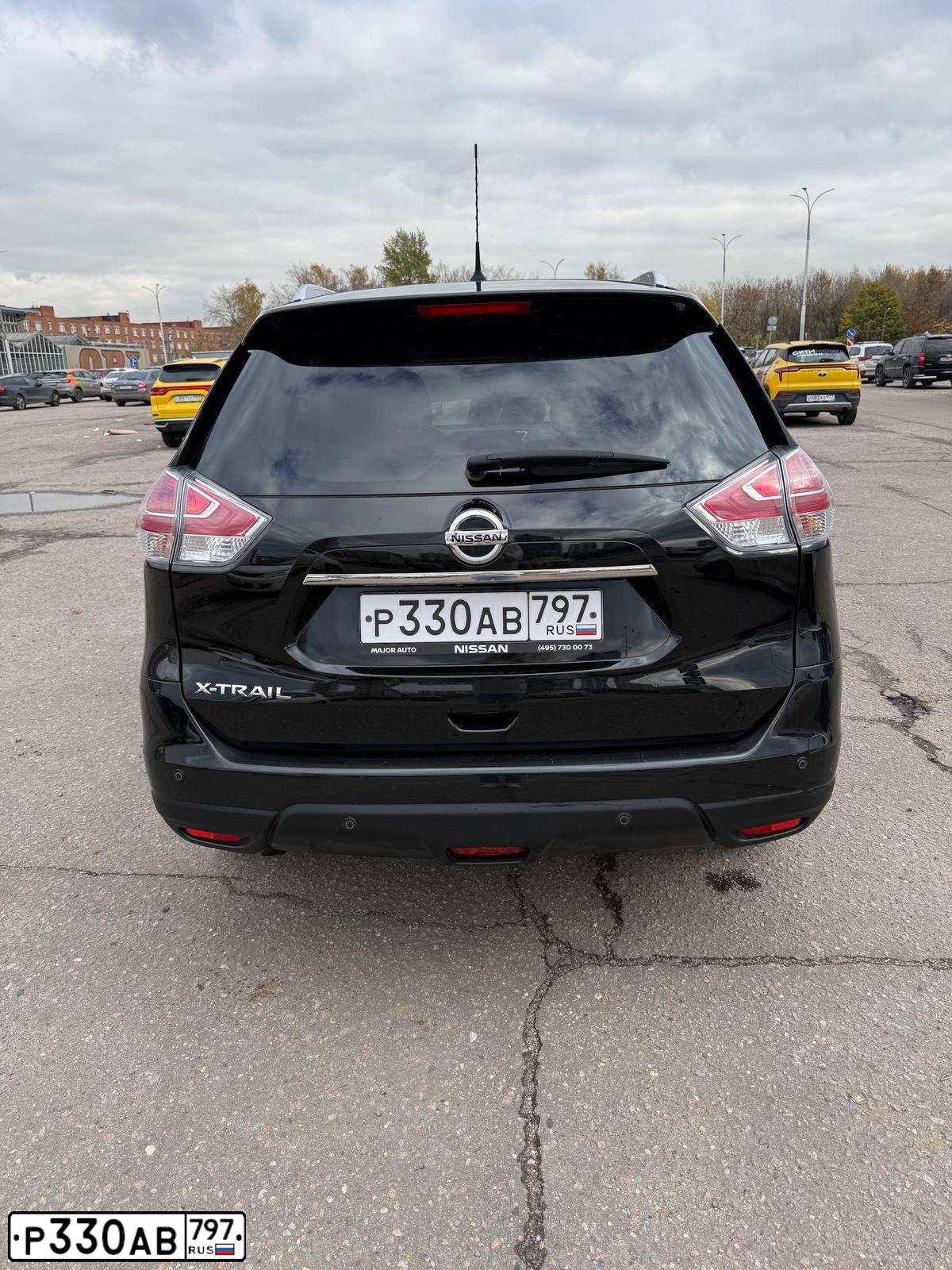 Фото автомобиля NISSAN X-TRAIL, 2016 — госномер Р330АВ797. Цвет: ЧЕРНЫЙ
