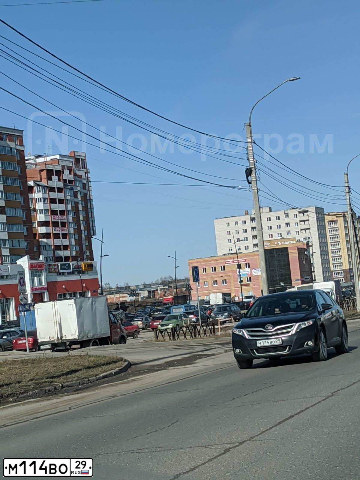 Фото автомобиля TOYOTA VENZA, 2013 — госномер М114ВО29. Цвет: ЧЕРНЫЙ