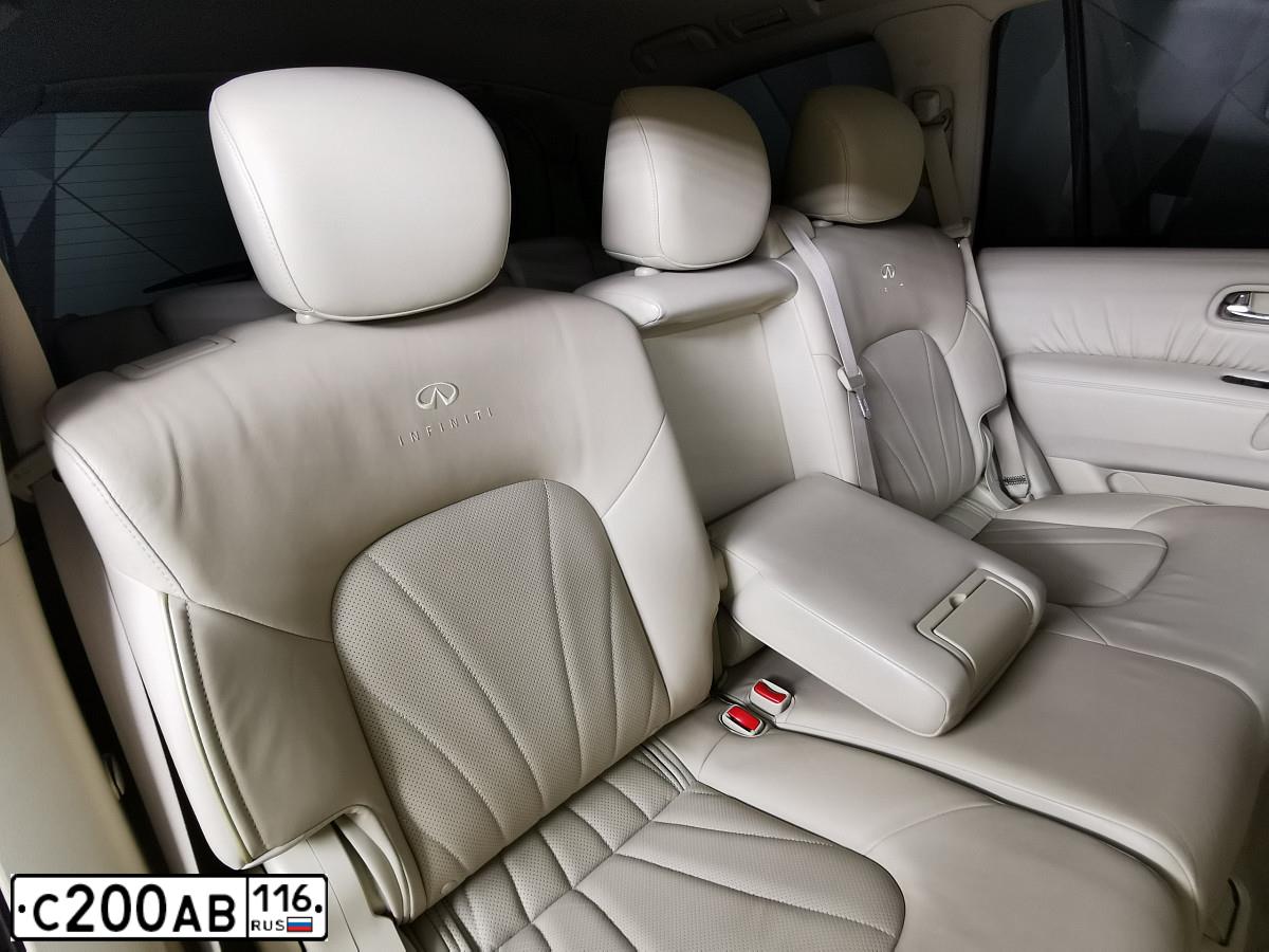 Фото автомобиля INFINITI QX80 /QX56/, 2012 — госномер Е553ВК977. Цвет: ТЕМНО-БОРДОВЫЙ