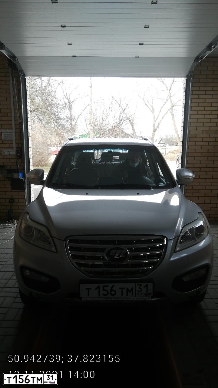 Фото автомобиля LIFAN X 60, 2012 — госномер К222ЕС134. Цвет: Серебристый