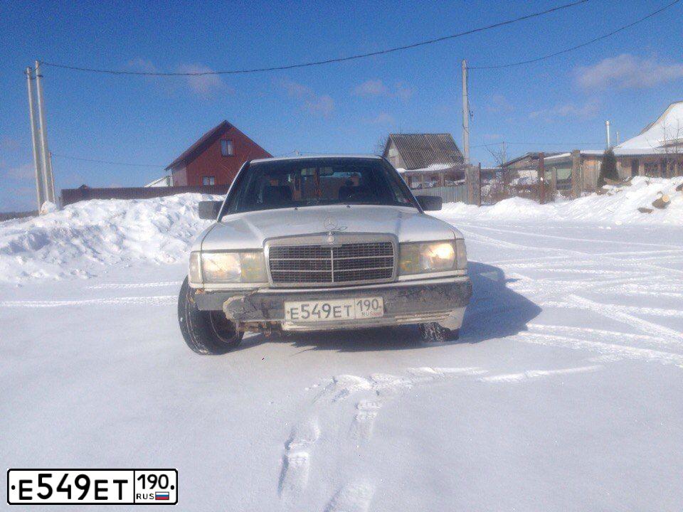Фото автомобиля MERCEDES C-KLASSE, 1989 — госномер А021ТЕ750. Цвет: Белый