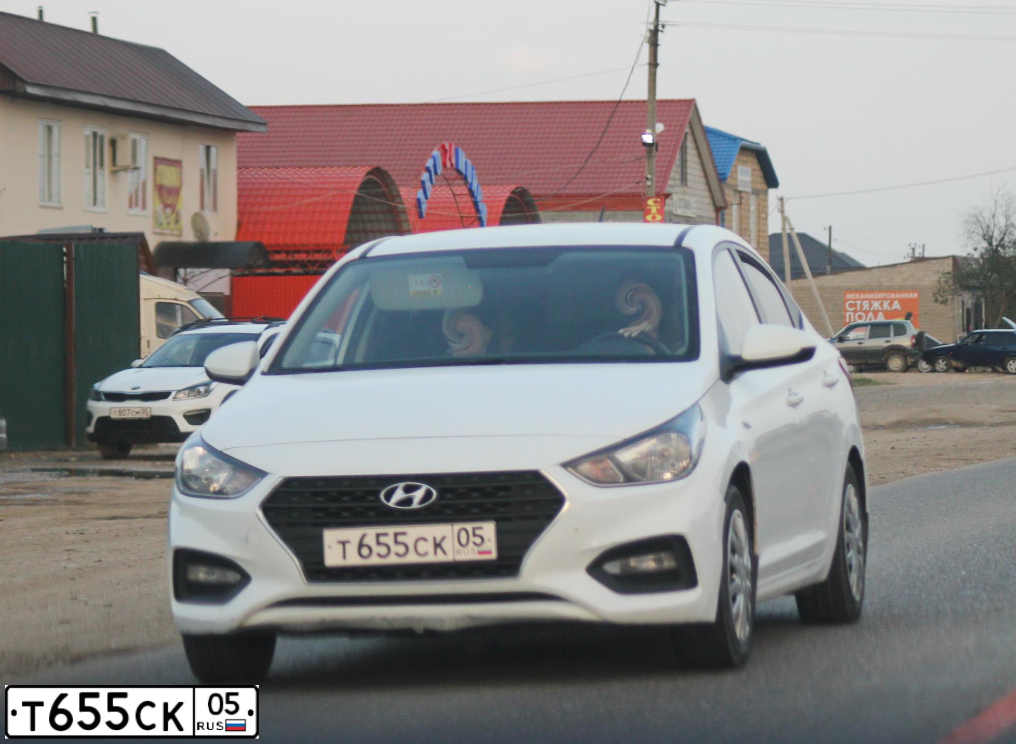 Фото автомобиля HYUNDAI SOLARIS, 2017 — госномер Т655СК05. Цвет: Белый