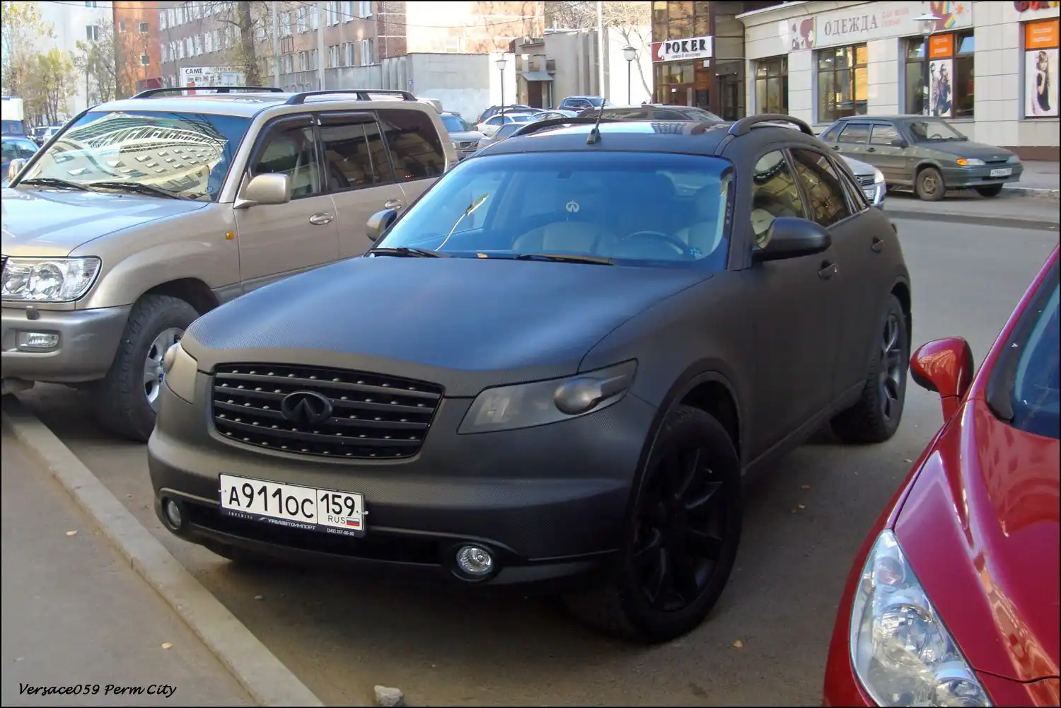 Фото автомобиля INFINITI I QX70 FX, 2004 — госномер С141ВУ196. Цвет: Серый